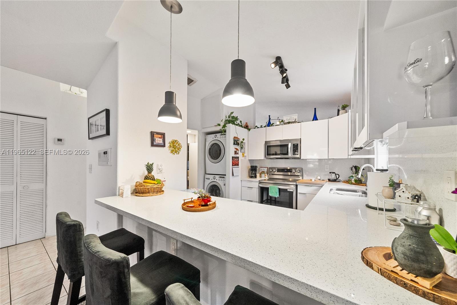 Homes for sale in Hialeah Gardens, FL | 10095 Nw 127Th St, Hialeah Gardens, FL 33018 | MLS# A11965122