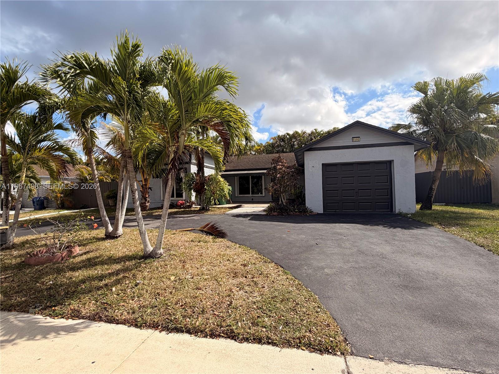 Country Lake Manors Sec 3