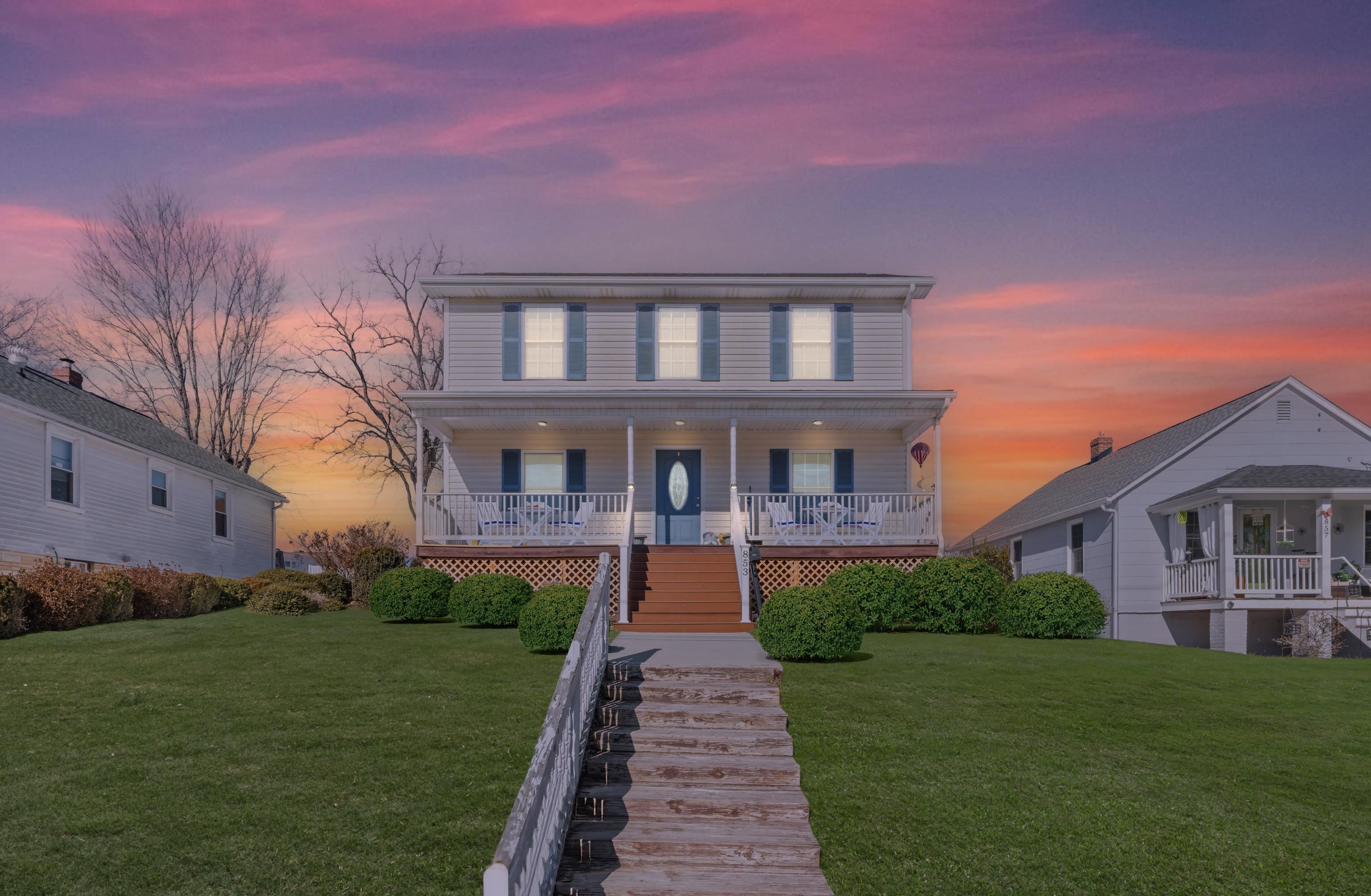 853 SHERWOOD AVE exterior