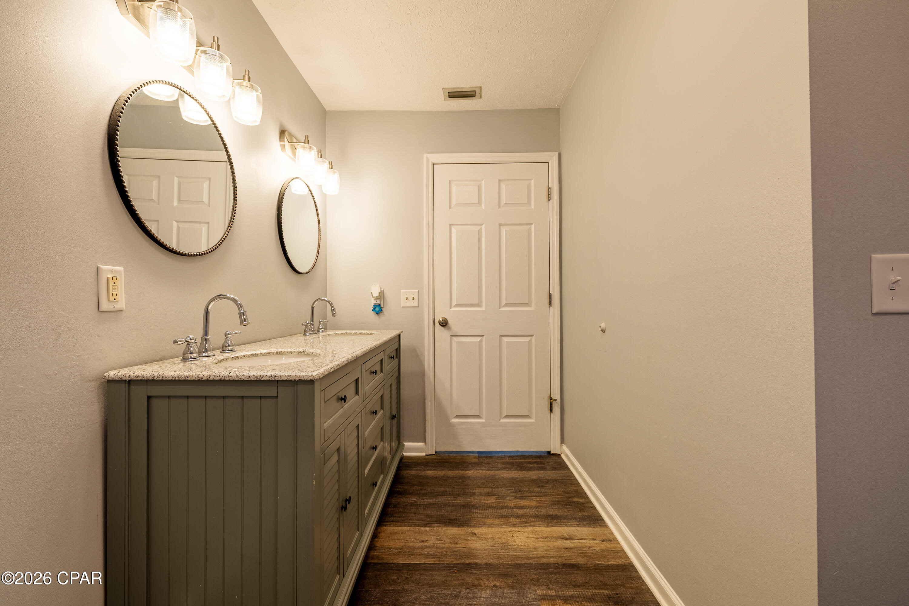 Image 52 For 2601 Oak Street