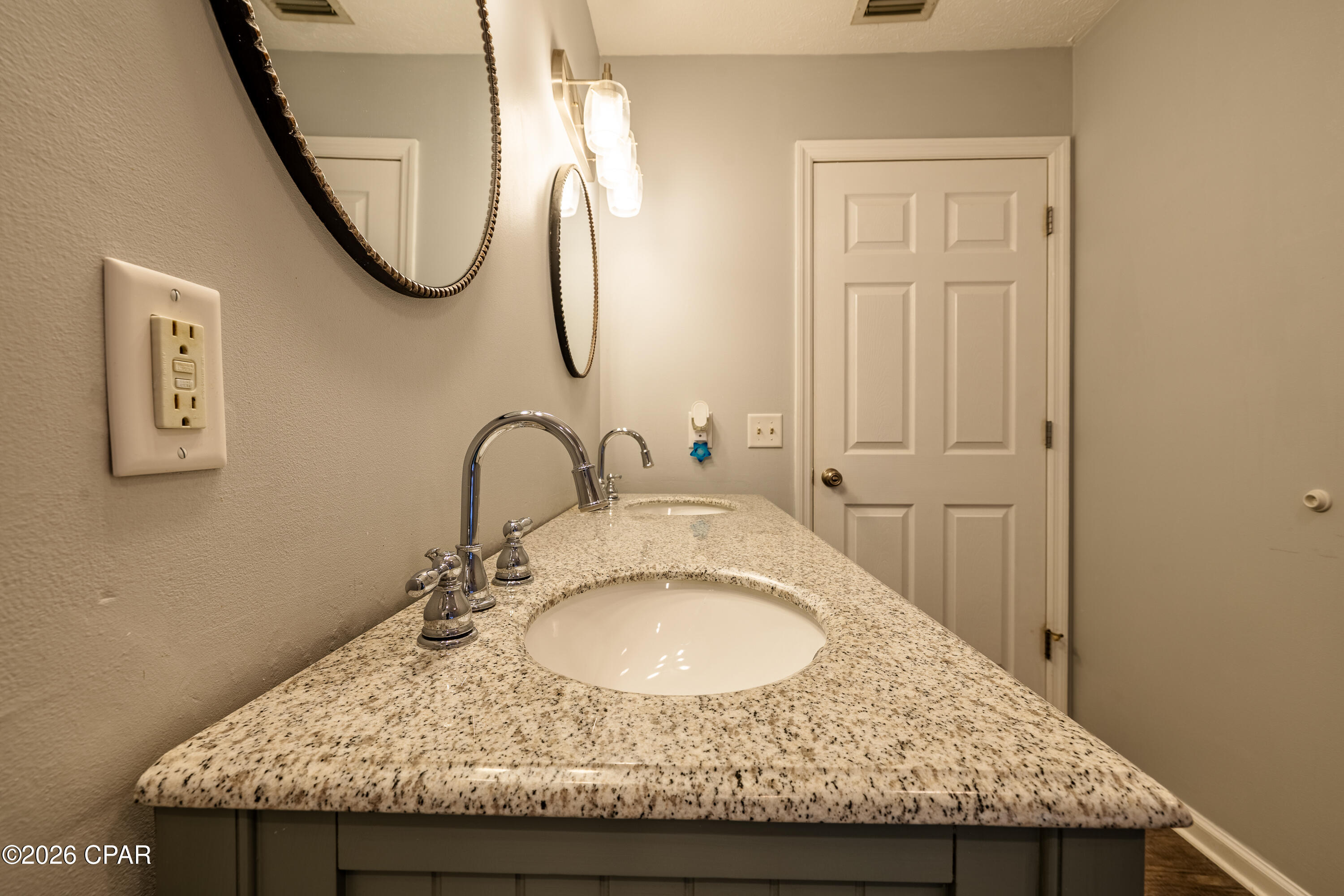 Image 57 For 2601 Oak Street