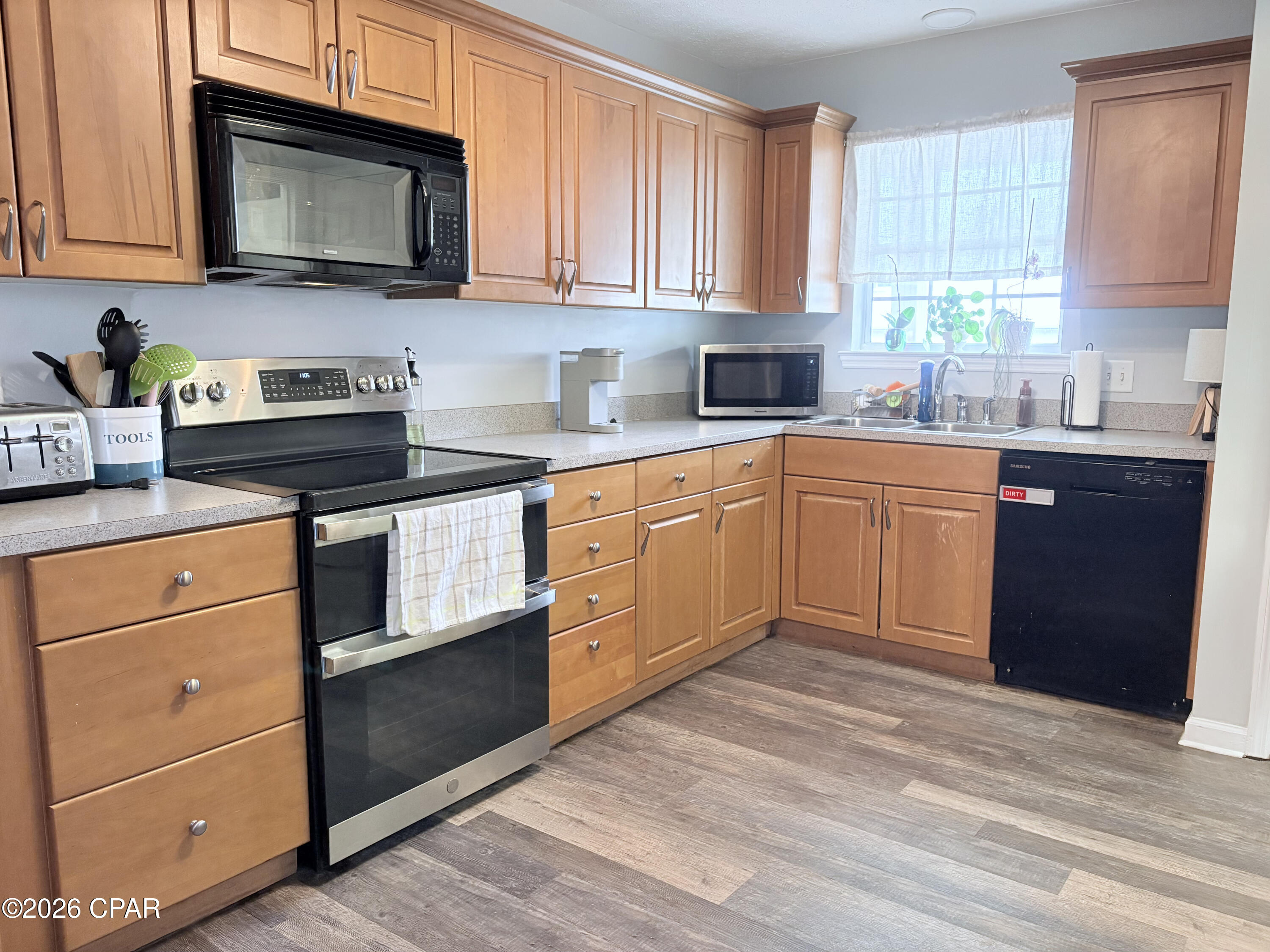 Image 6 For 2601 Oak Street