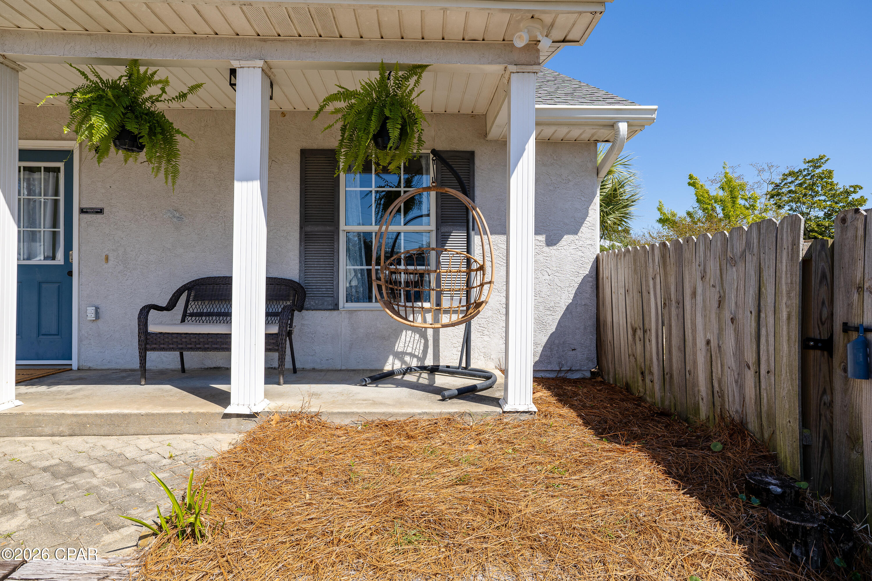 Listing photo id 7 for 2601 Oak Street