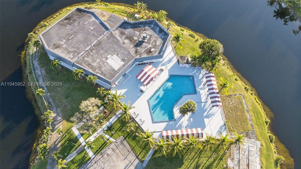 Ro-Mont South Condo J