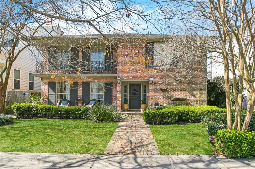 6204 LOUIS XIV Street