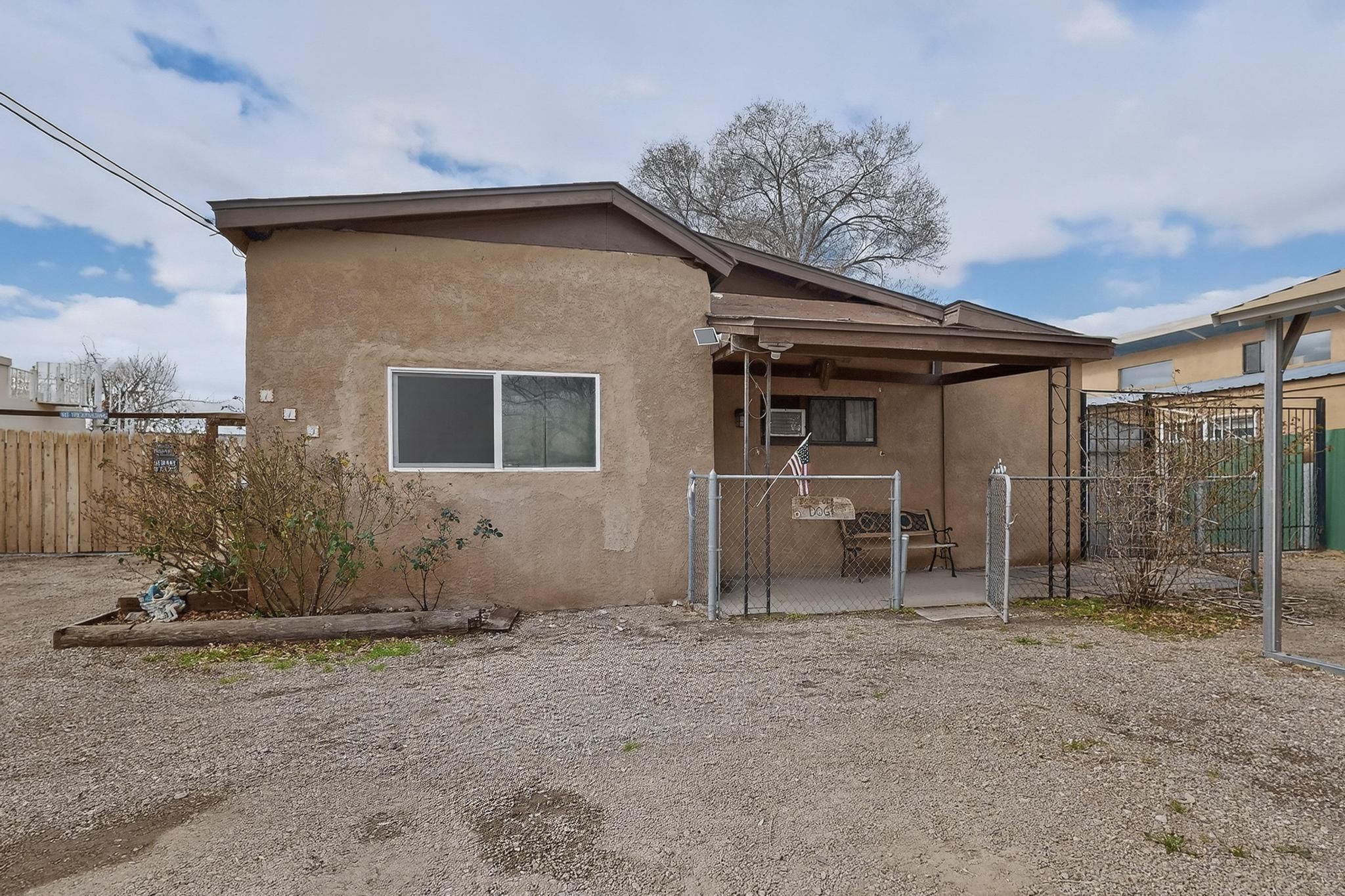 113 La Media Road, Albuquerque NM 87105