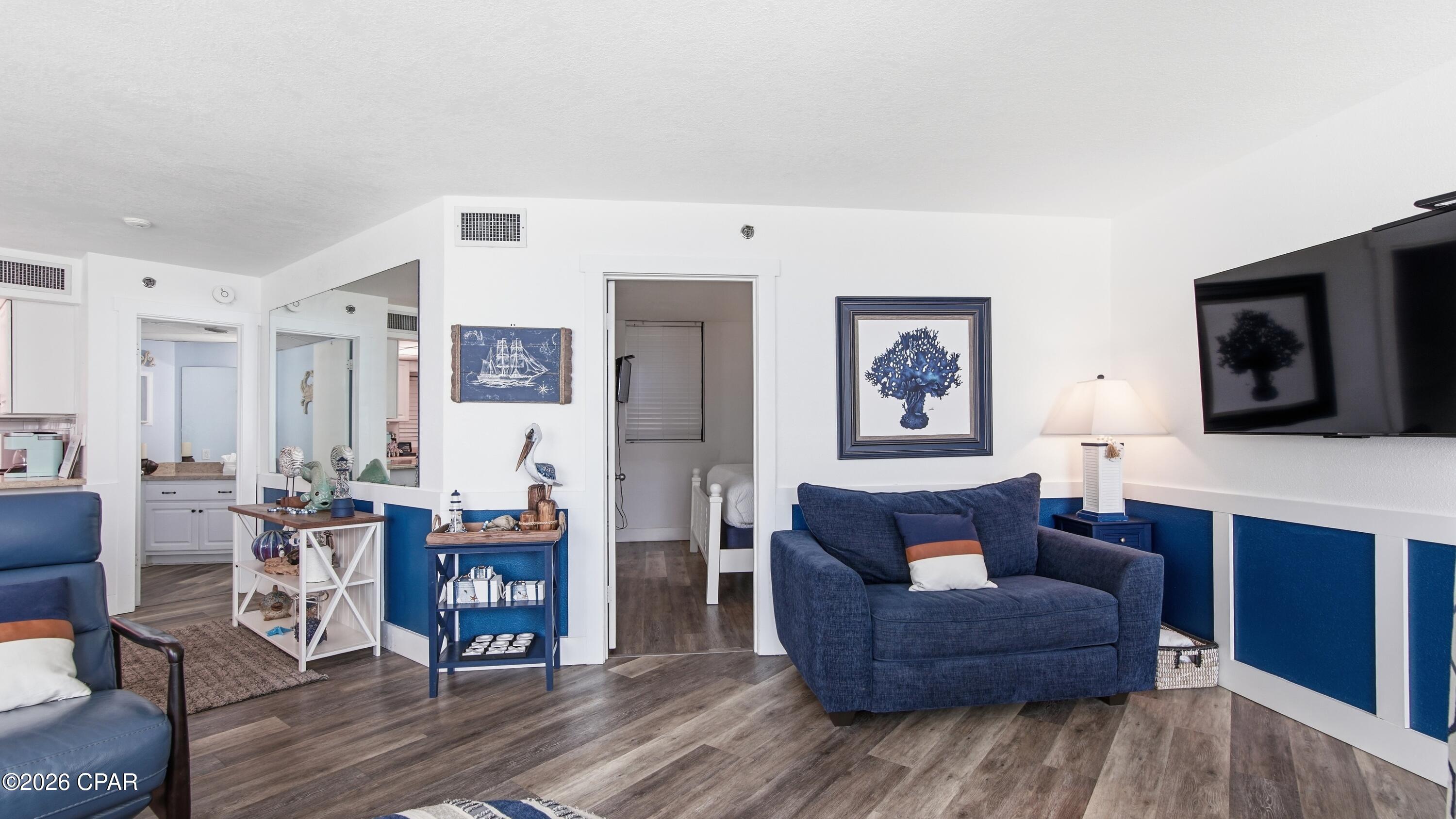 Image 4 For 9850 Thomas Drive 707w