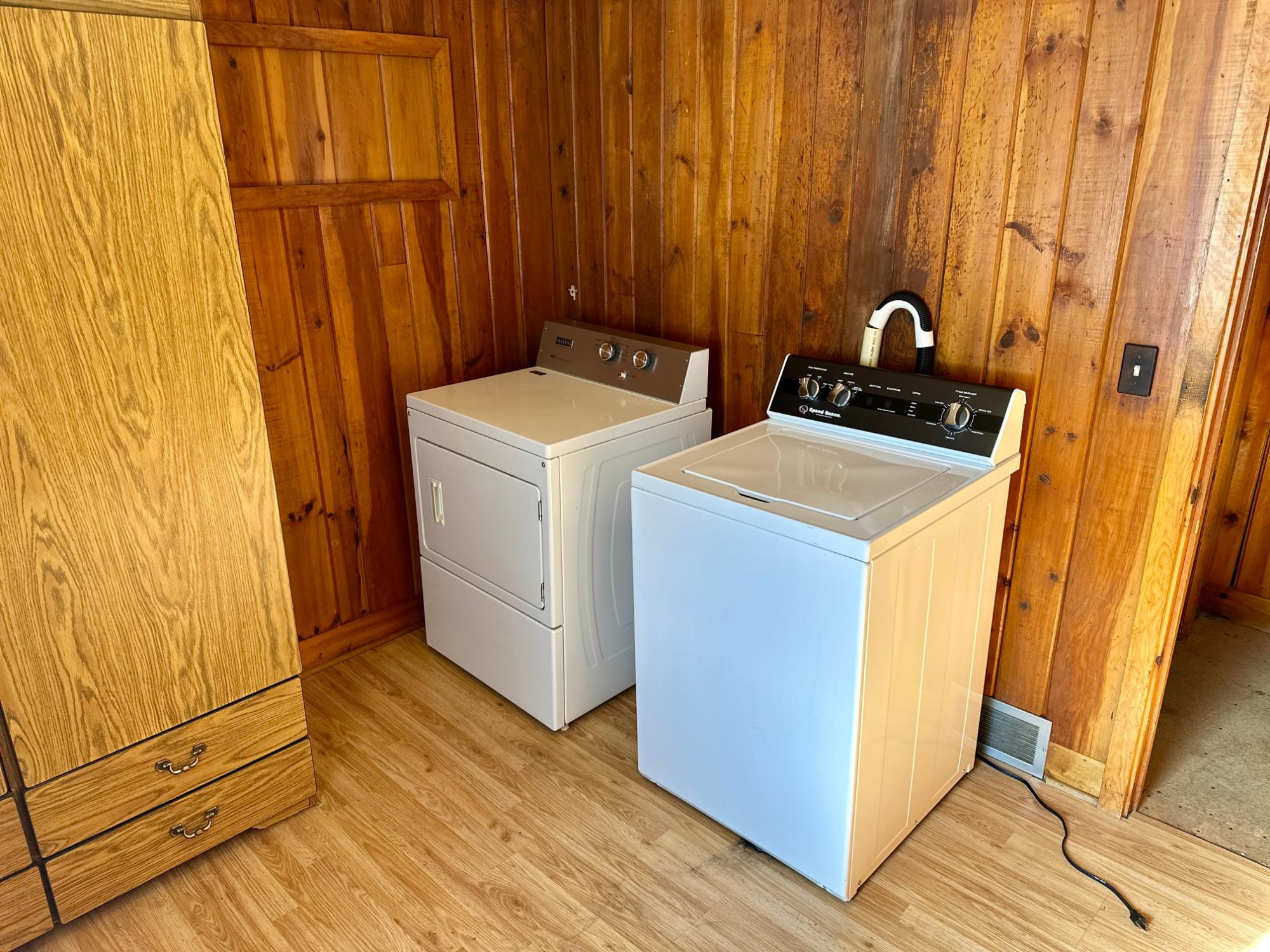 Lake Nokomis Property 2004 The Point Road E Photo 14