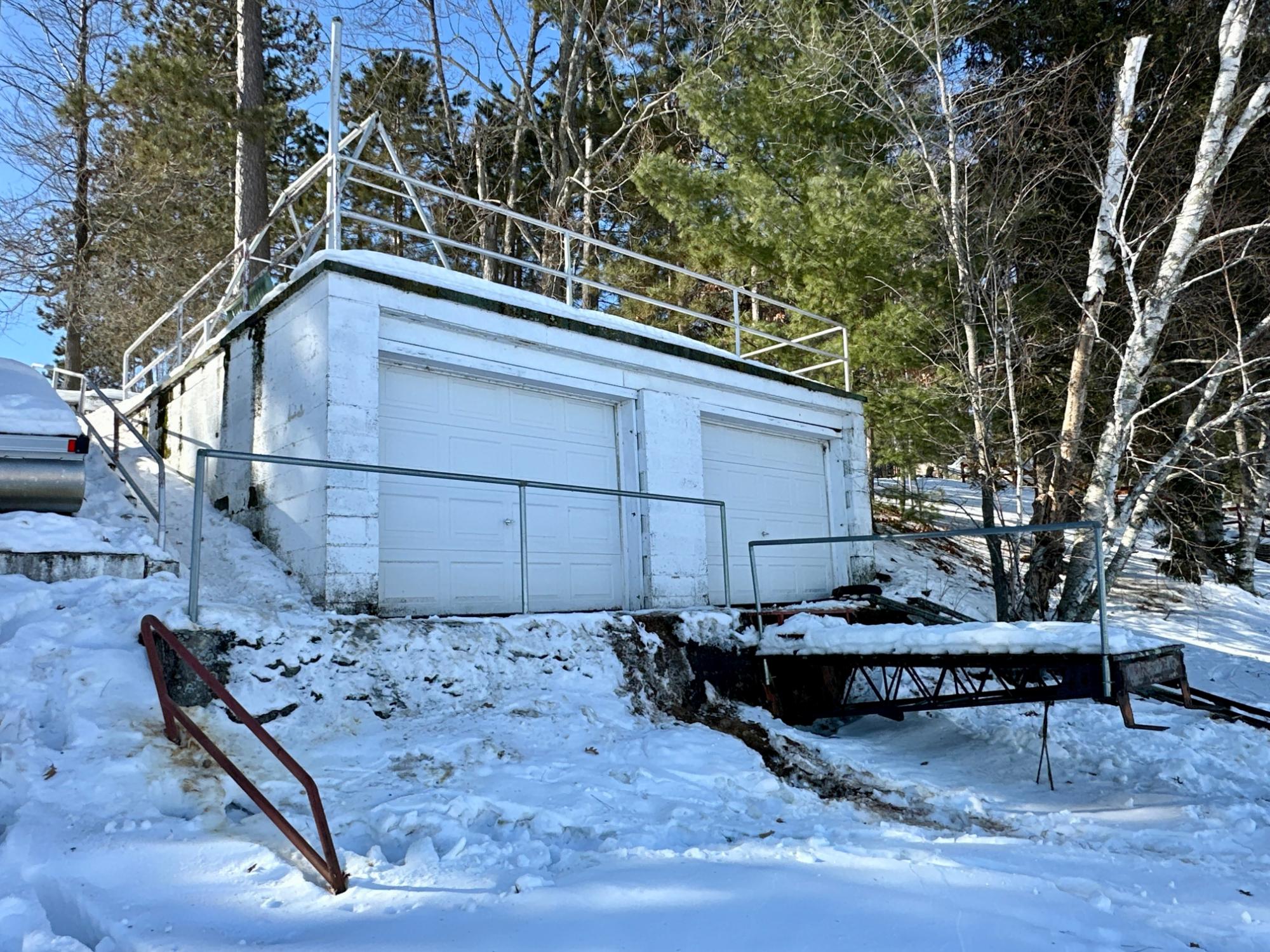 Lake Nokomis Property 2004 The Point Road E Photo 8