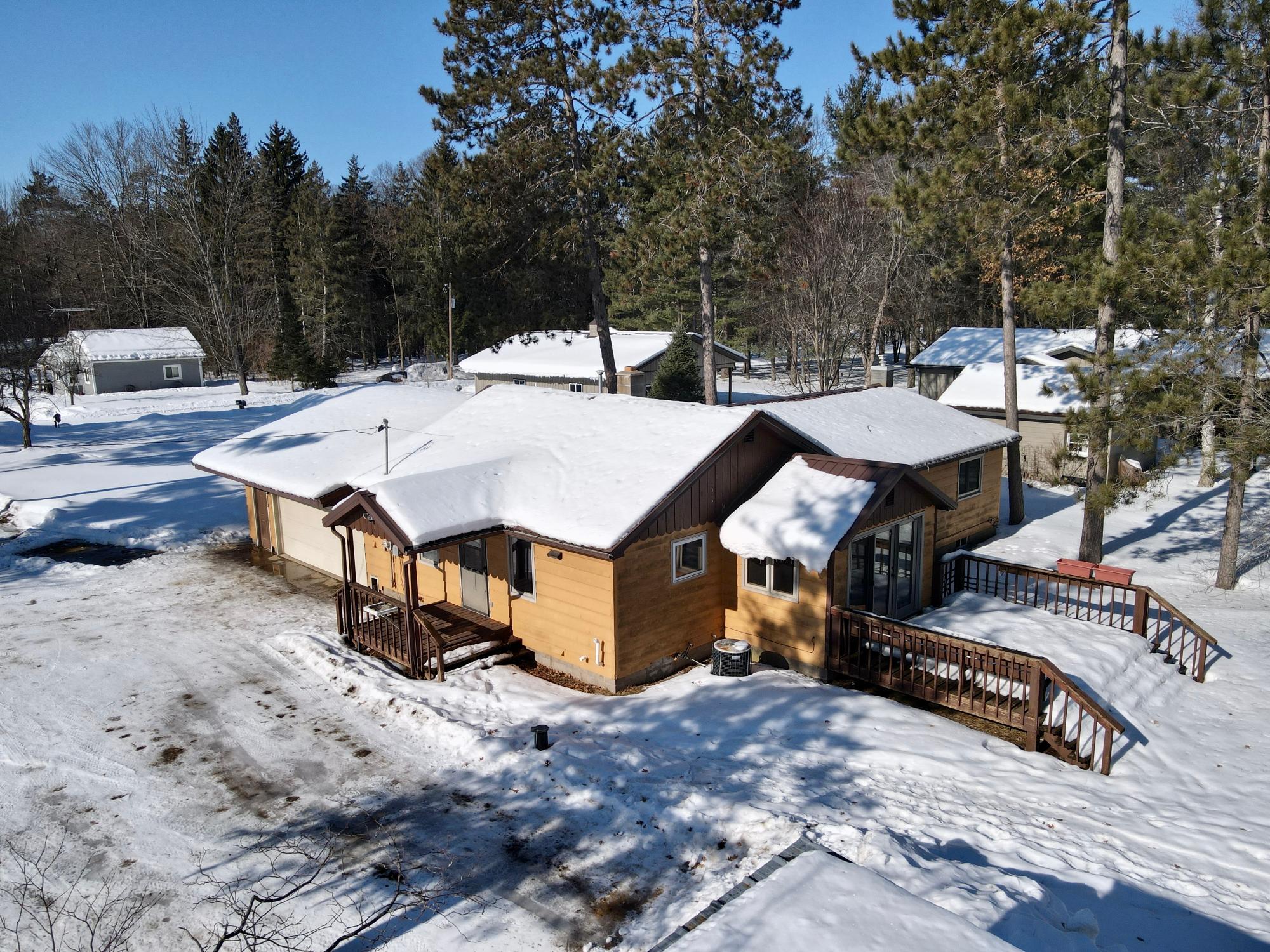 Lake Nokomis Property 2004 The Point Road E Photo 8