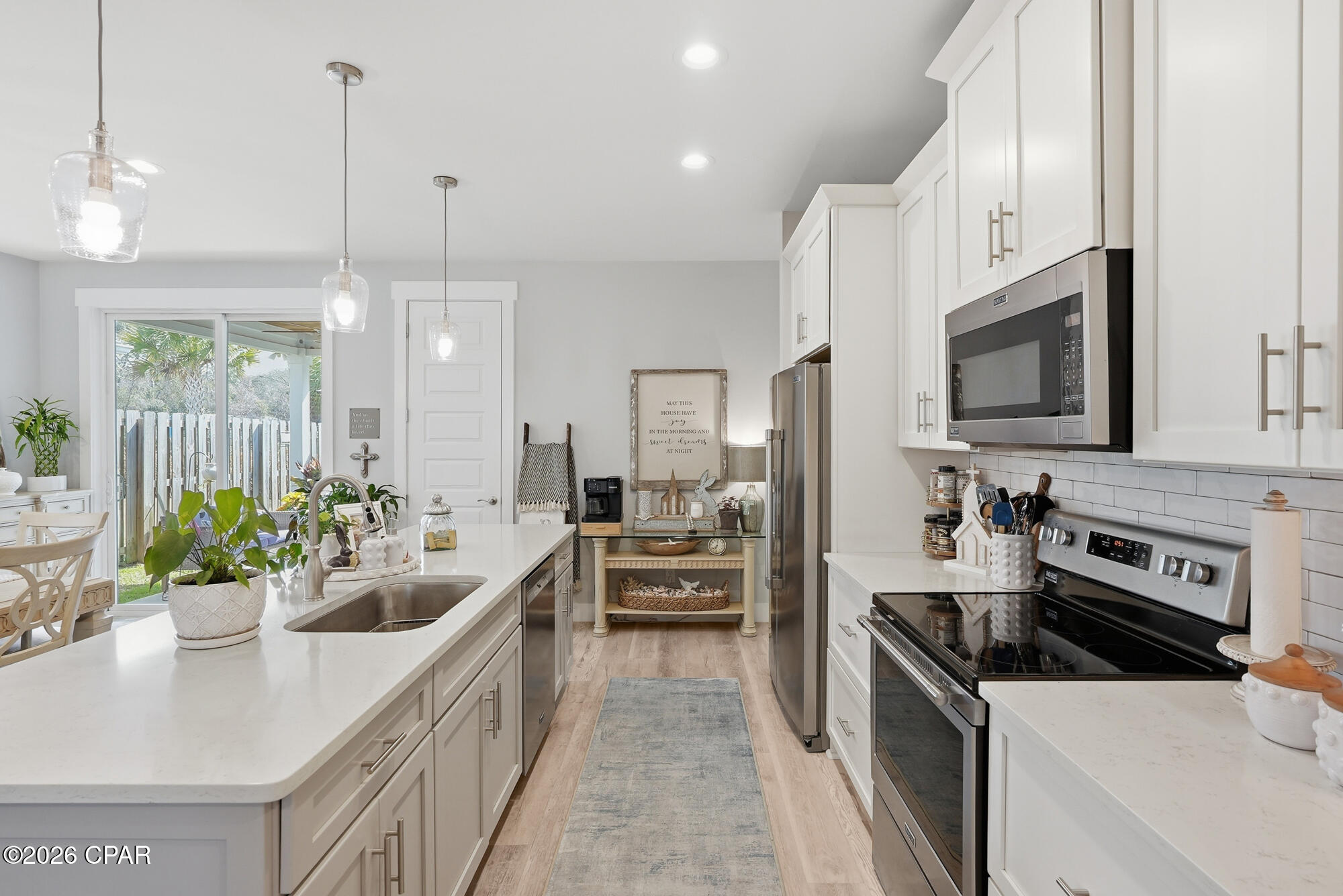 Image 12 For 8437 Warner Place