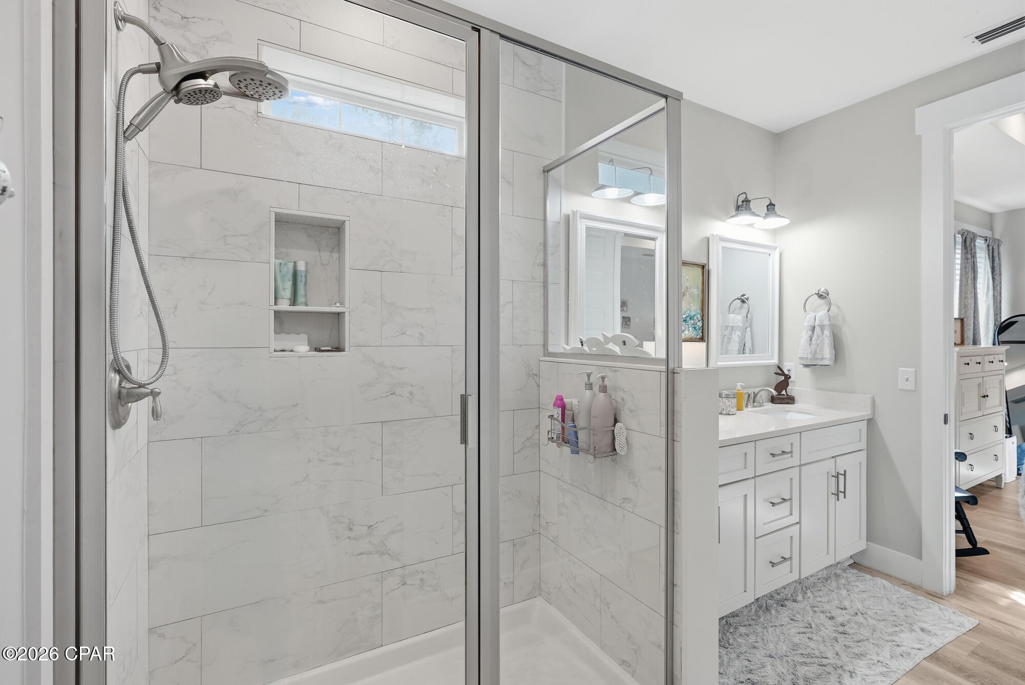 Image 18 For 8437 Warner Place