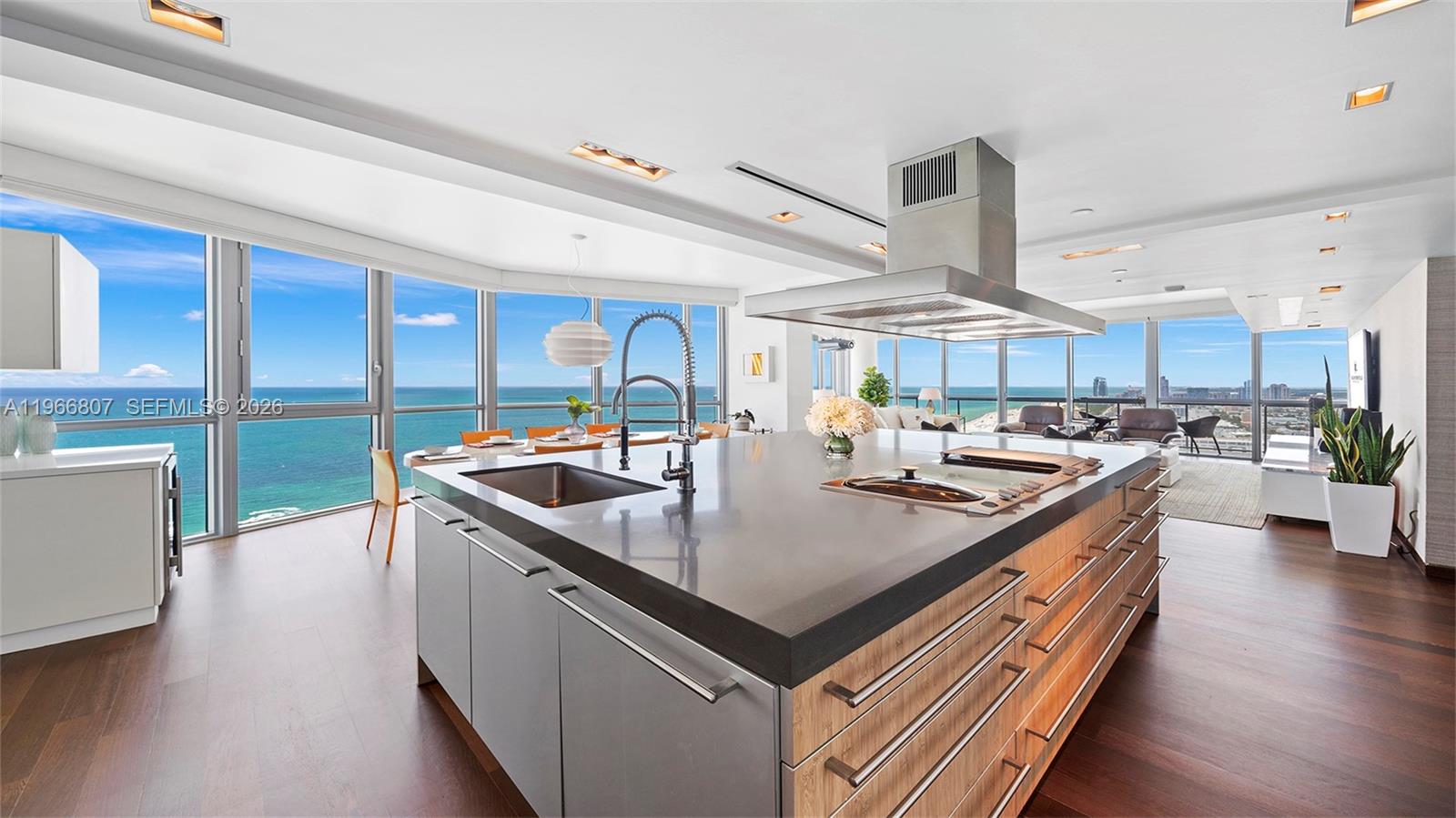 Condo for Sale in Miami Beach, FL