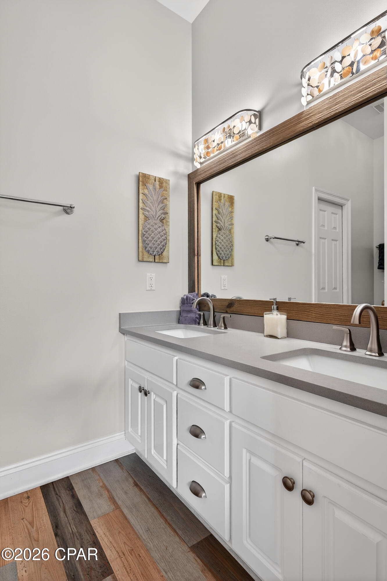 Listing photo id 27 for 16328 Front Beach Road 4