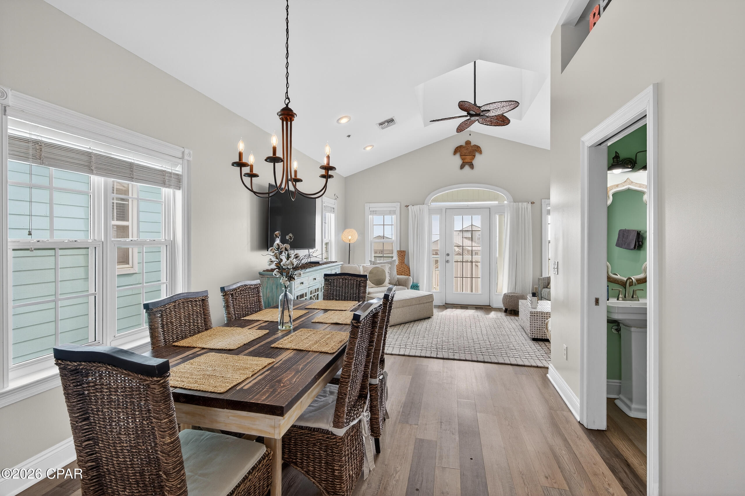 Listing photo id 35 for 16328 Front Beach Road 4