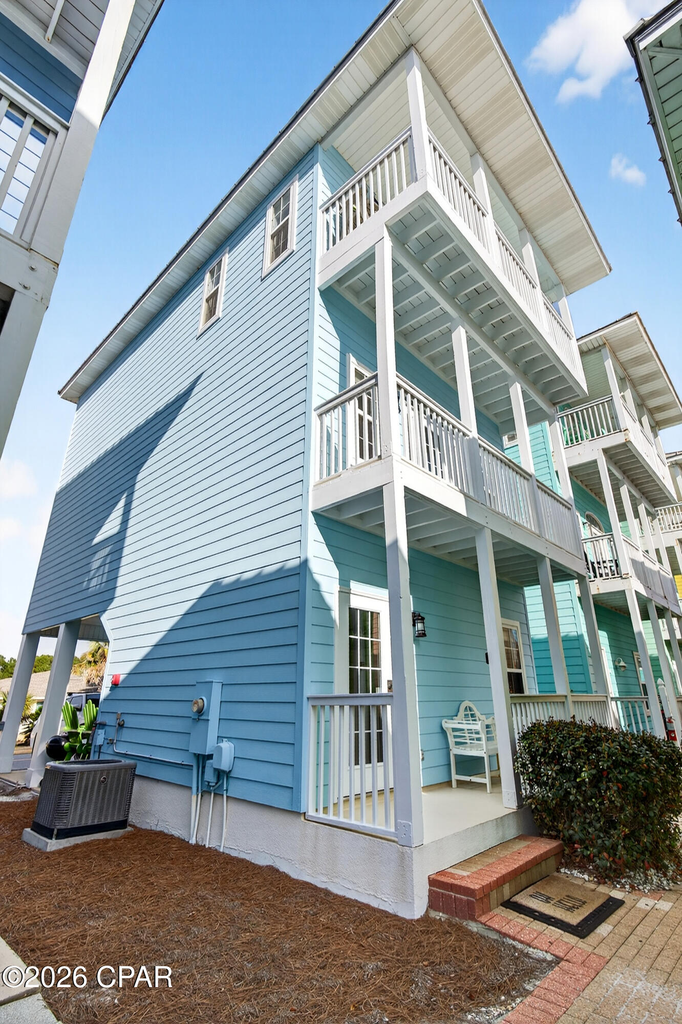 Listing photo id 4 for 16328 Front Beach Road 4