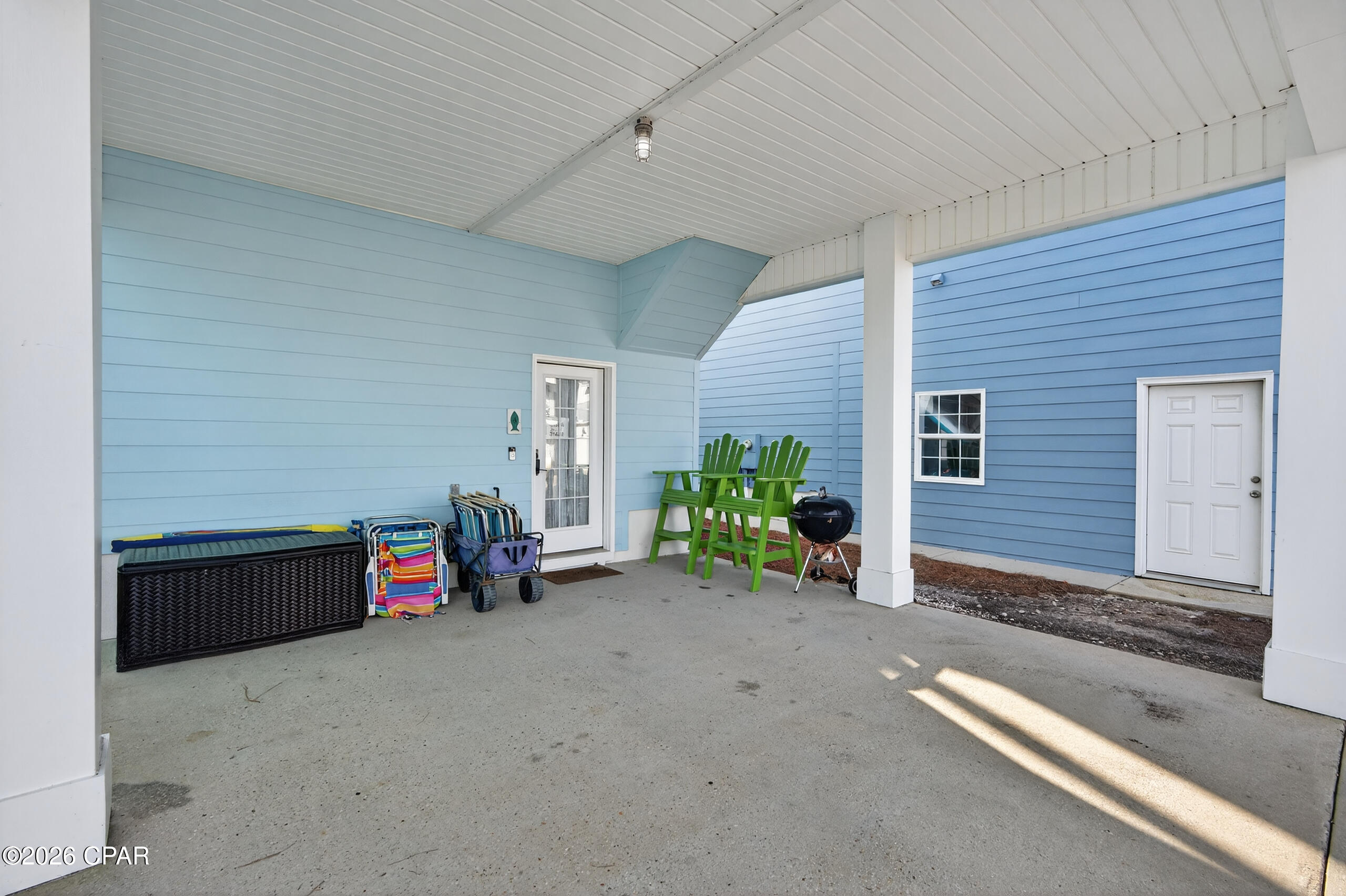 Listing photo id 8 for 16328 Front Beach Road 4