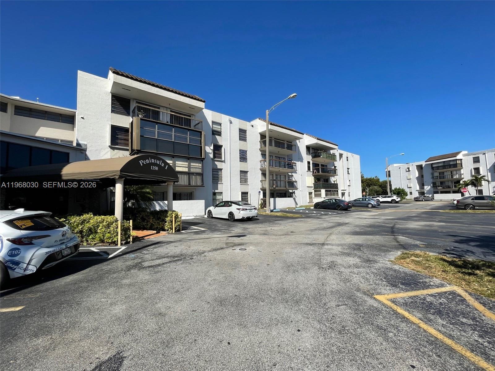 Peninsula At Intl Gardens