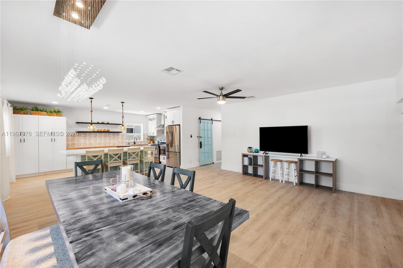 Hollywood Lakes Section