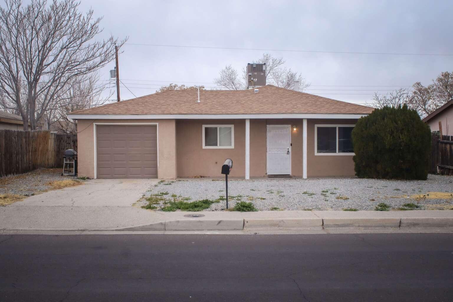 6209 Sunset Gardens Road, Albuquerque NM 87121