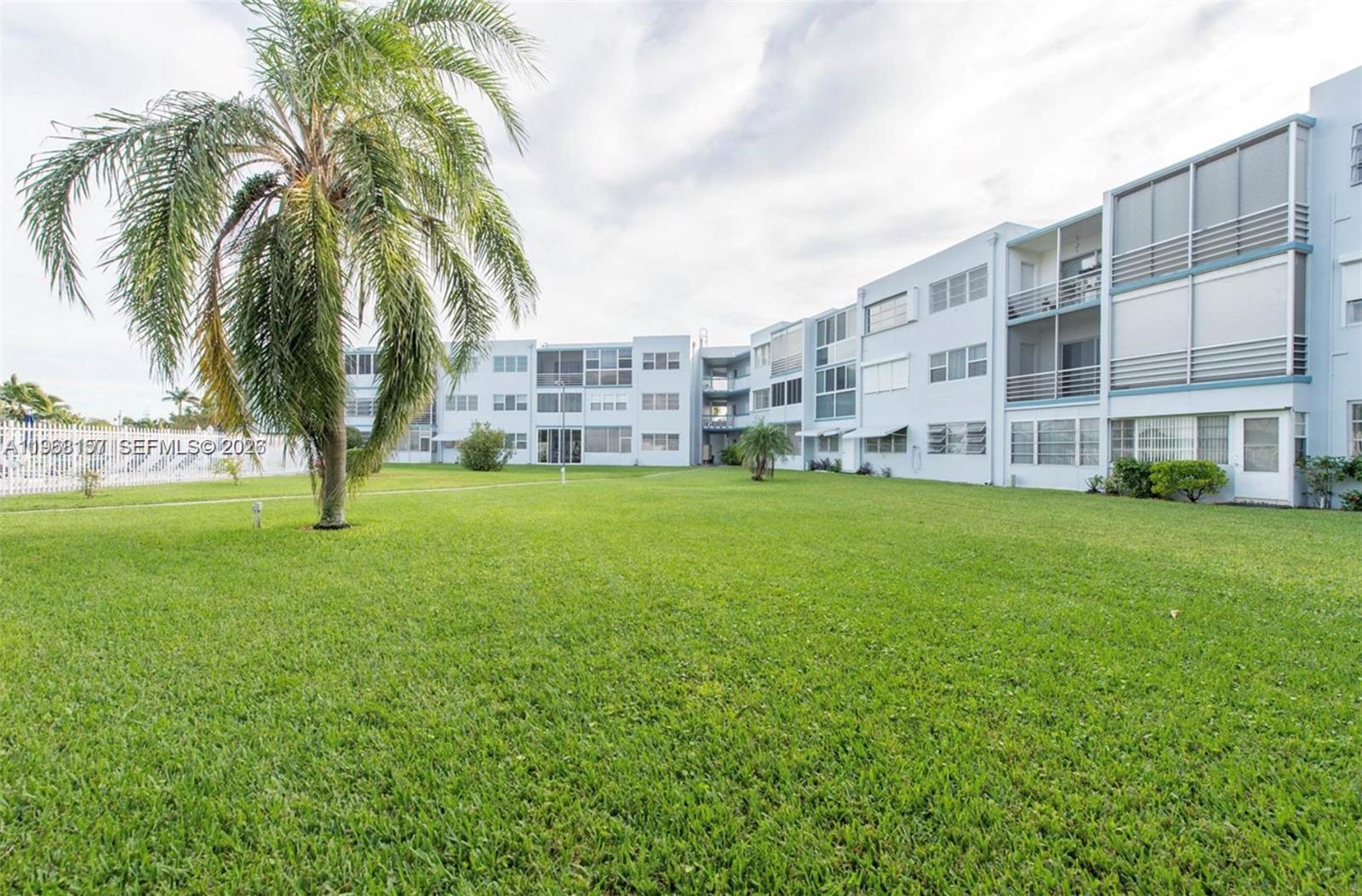 2200 Park Ln Unit 105, Hollywood, Florida 33021
