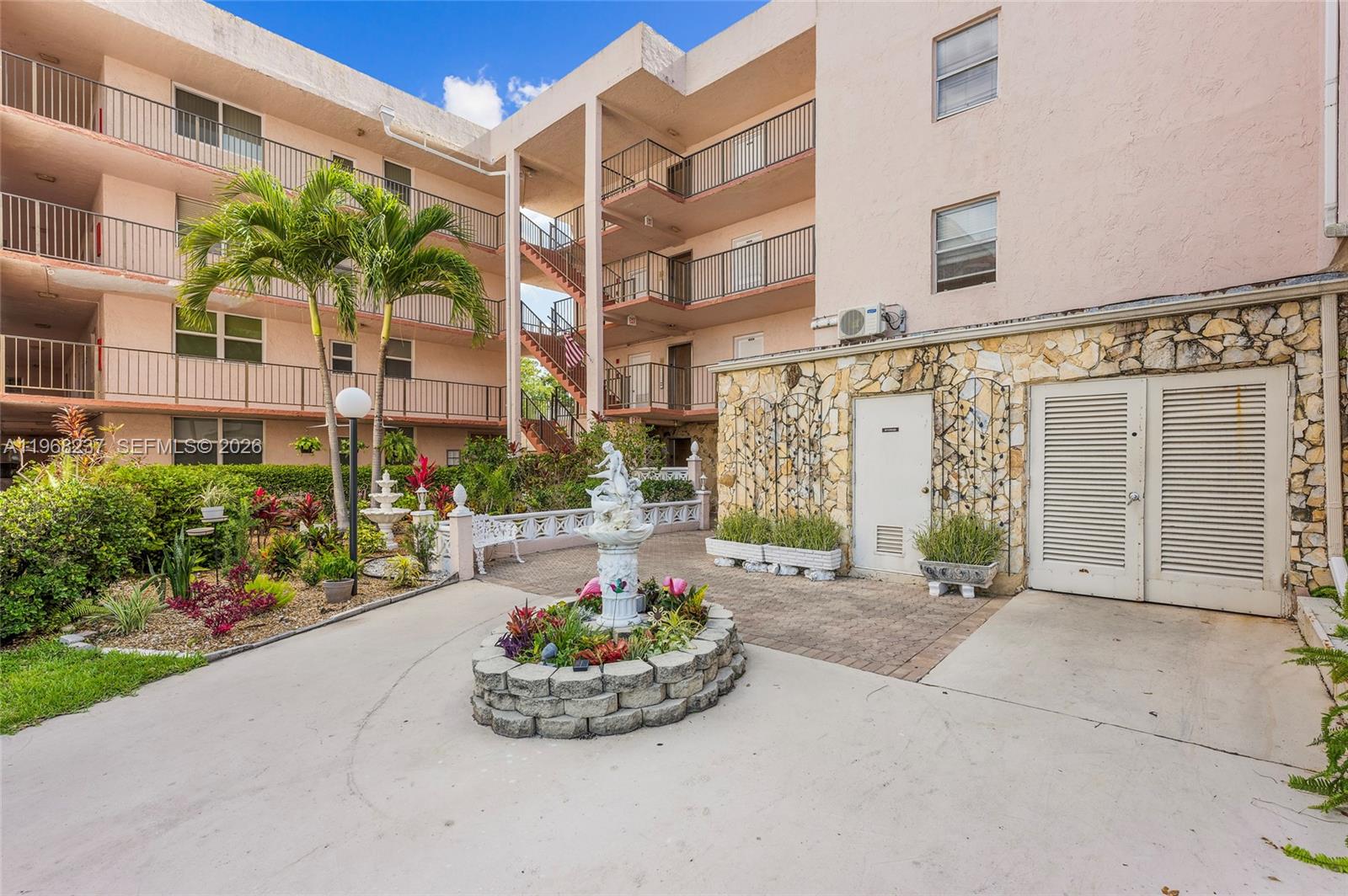 Somerset No Six Condo