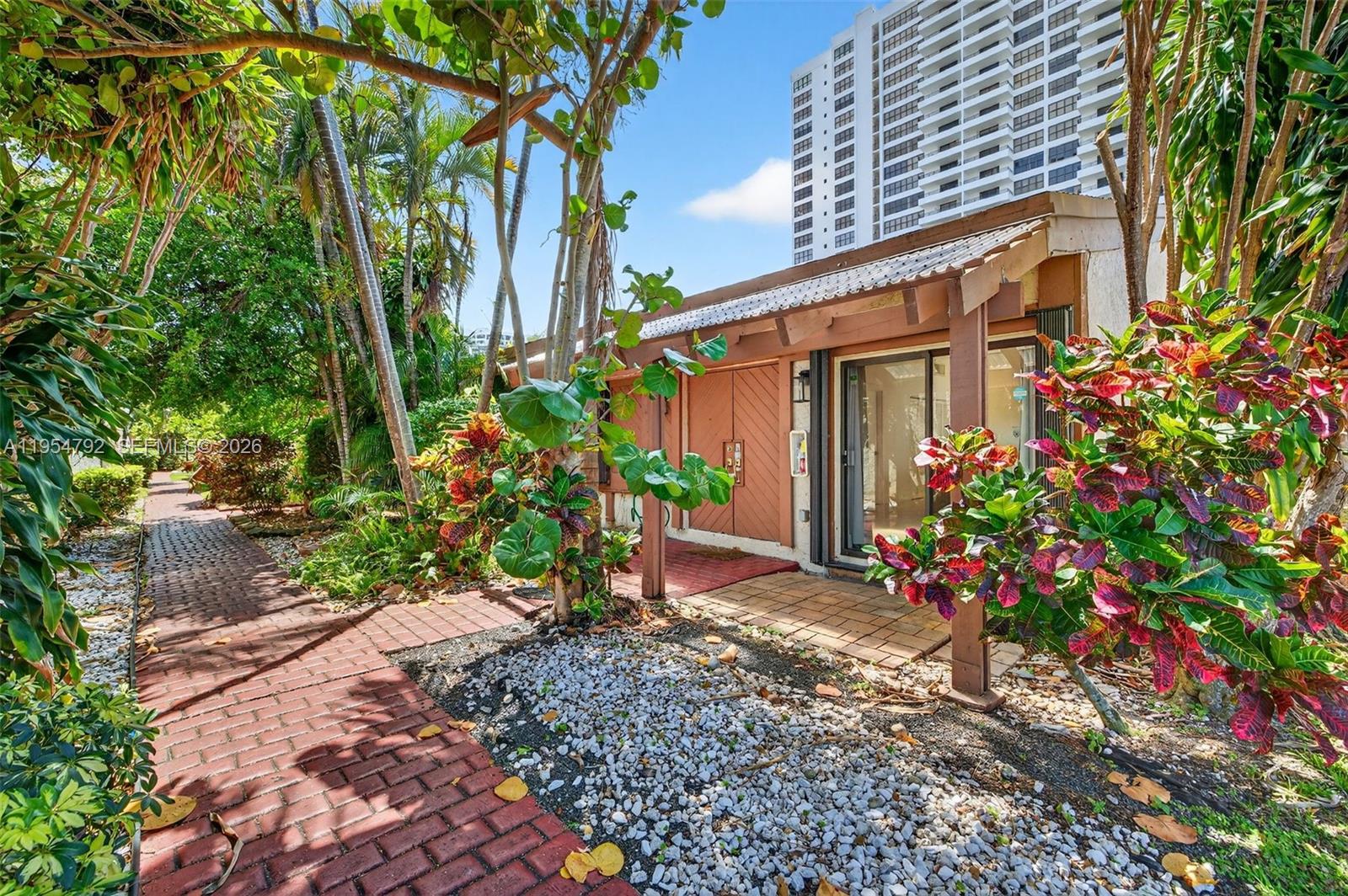 Harbourwood Sketch Of Sur