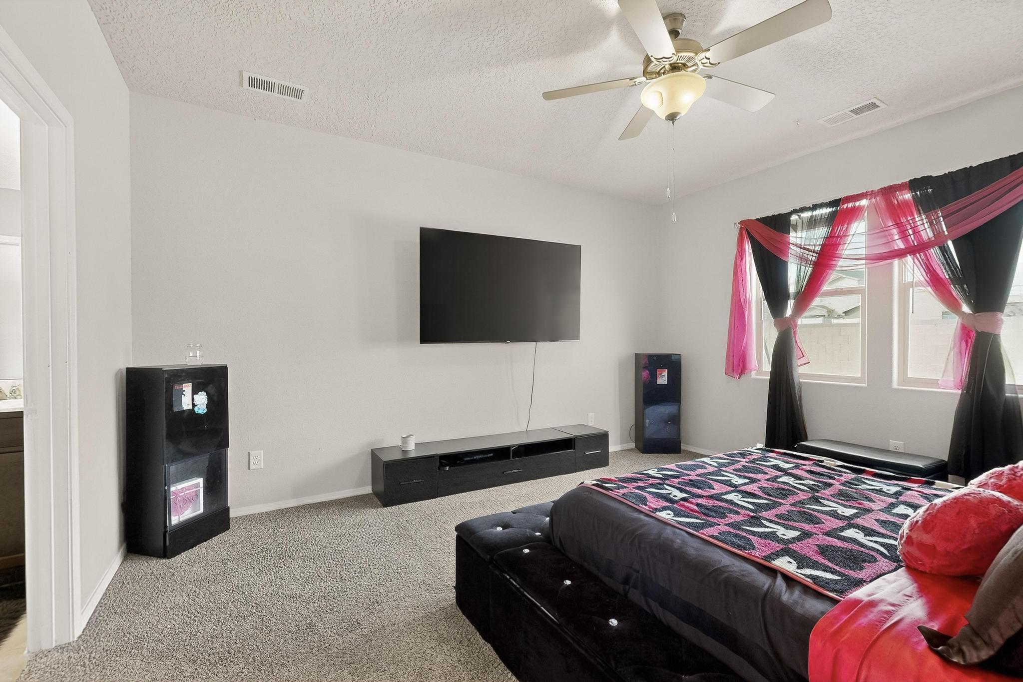 Homes for sale in Albuquerque, NM | 10683 Valedon Ln Sw, Albuquerque, NM 87121 | MLS# 1098541