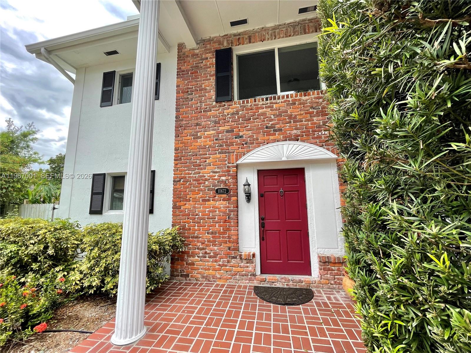 The 10670 Pinecrest Condo