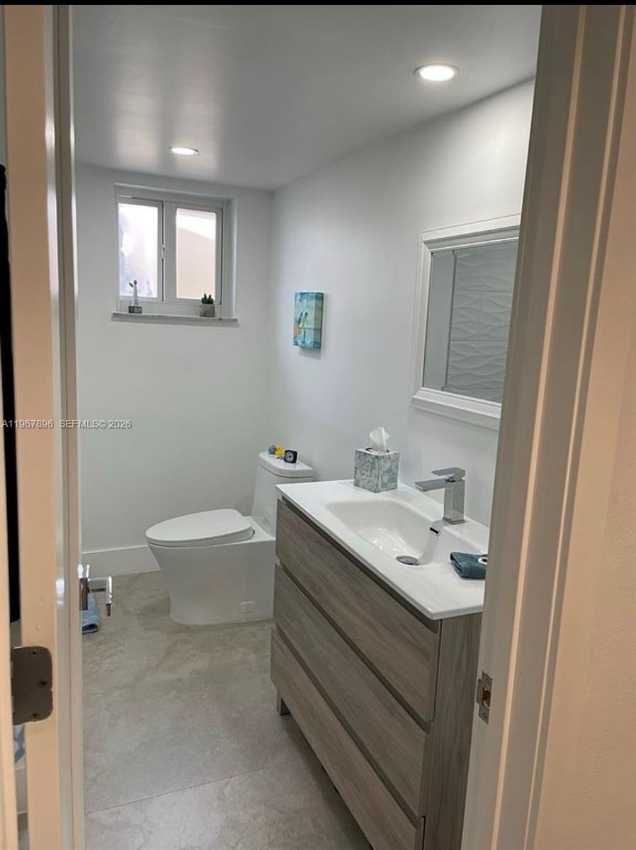 Elegant master bedroom retreat at 8837 4th Ave Rd - Townhouse in Miami Shores