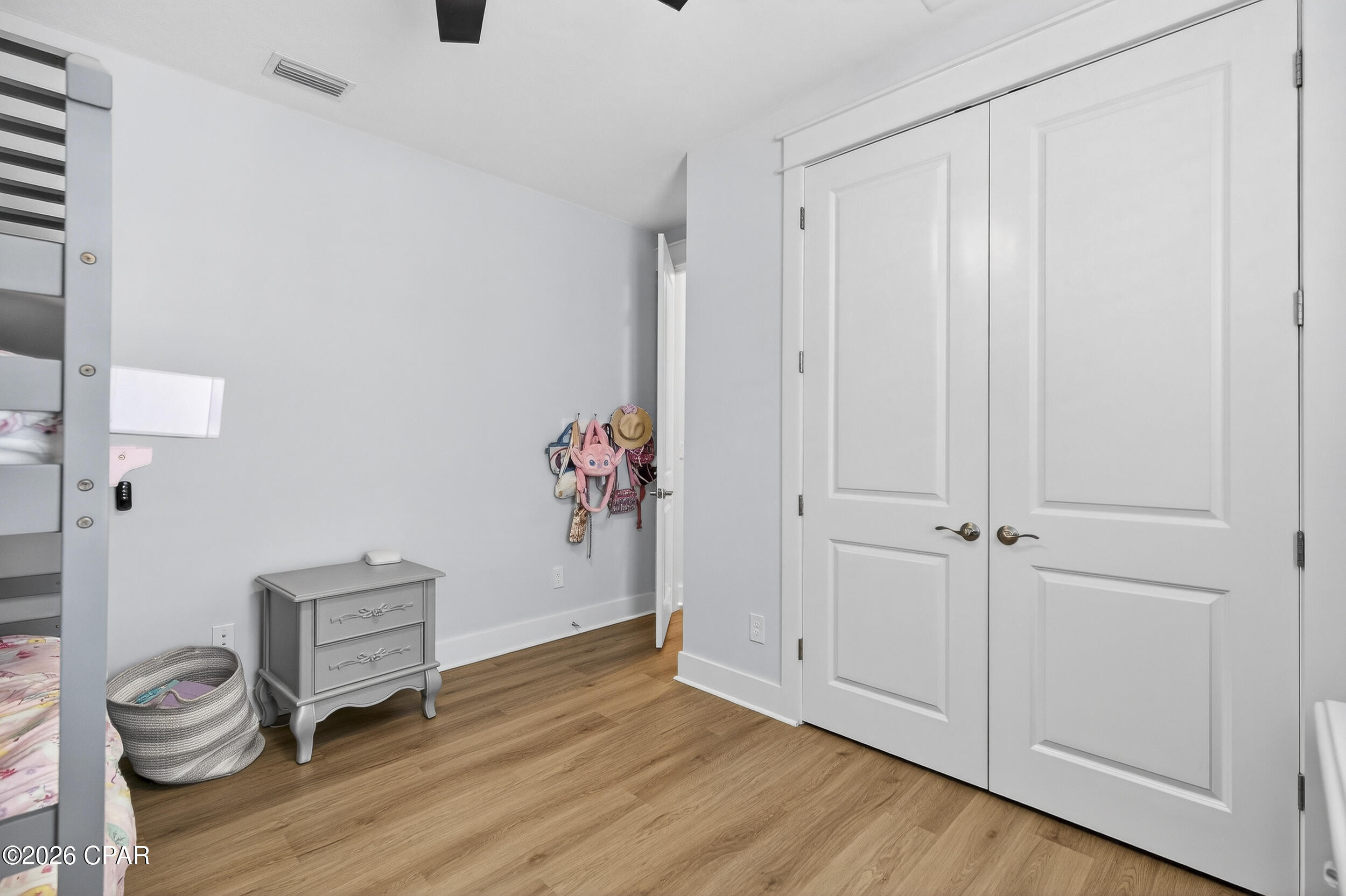 Listing photo id 13 for 886 Breakfast Point Boulevard