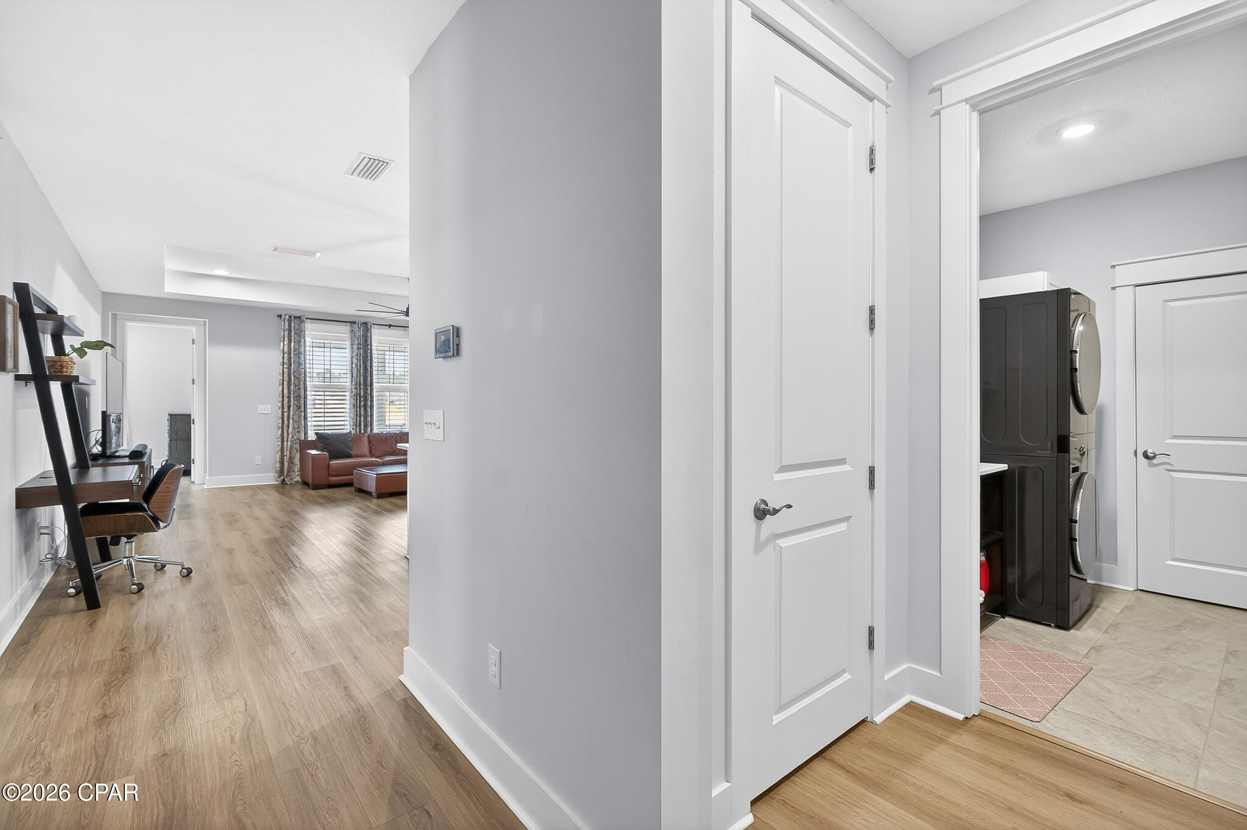 Listing photo id 16 for 886 Breakfast Point Boulevard