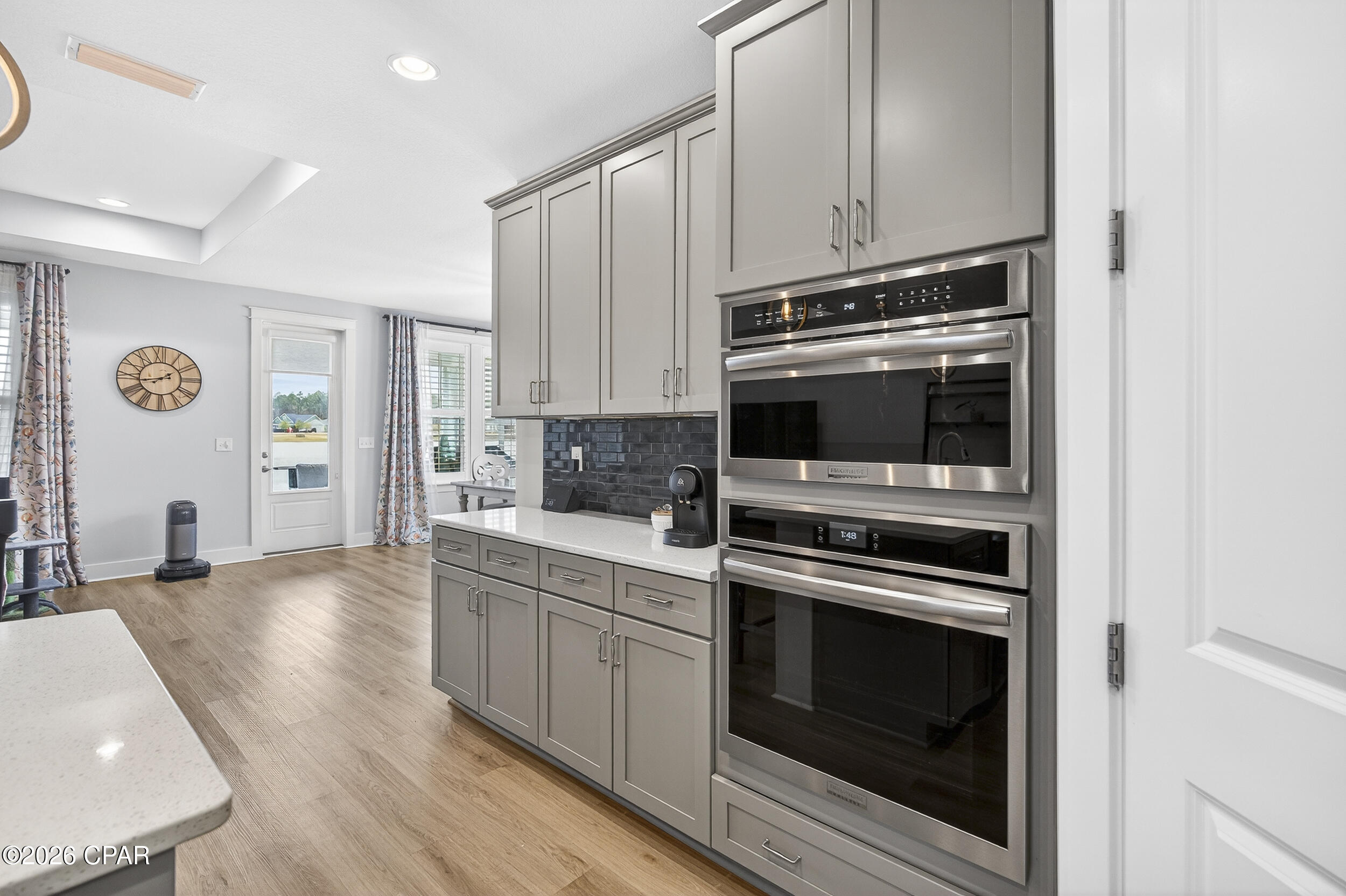 Listing photo id 19 for 886 Breakfast Point Boulevard