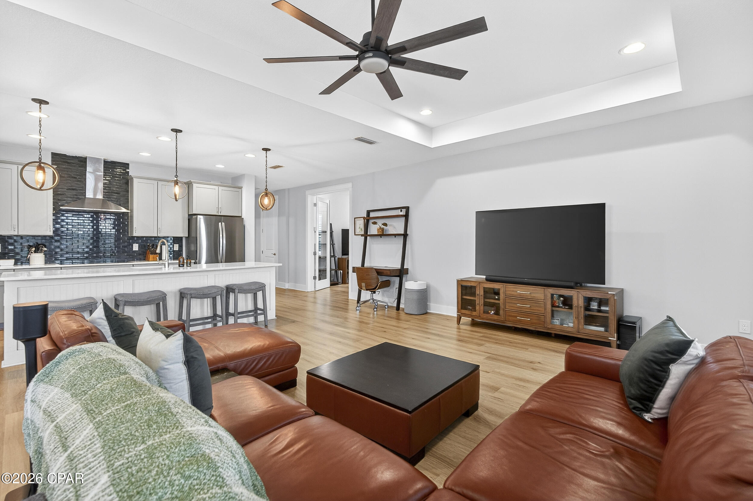 Listing photo id 28 for 886 Breakfast Point Boulevard