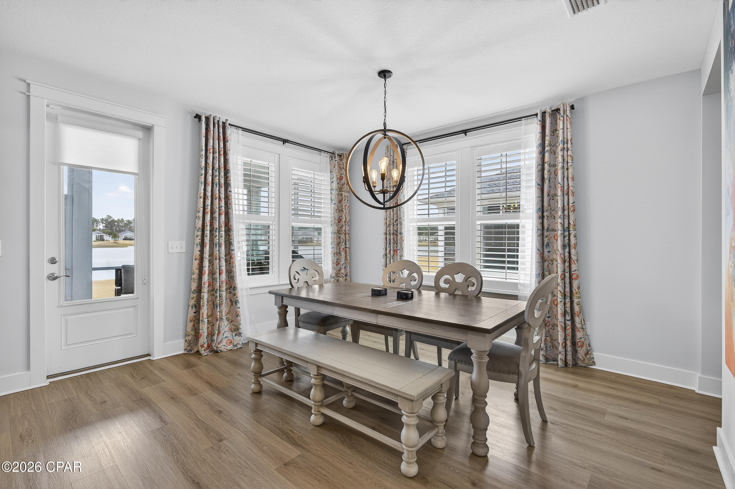 Listing photo id 29 for 886 Breakfast Point Boulevard