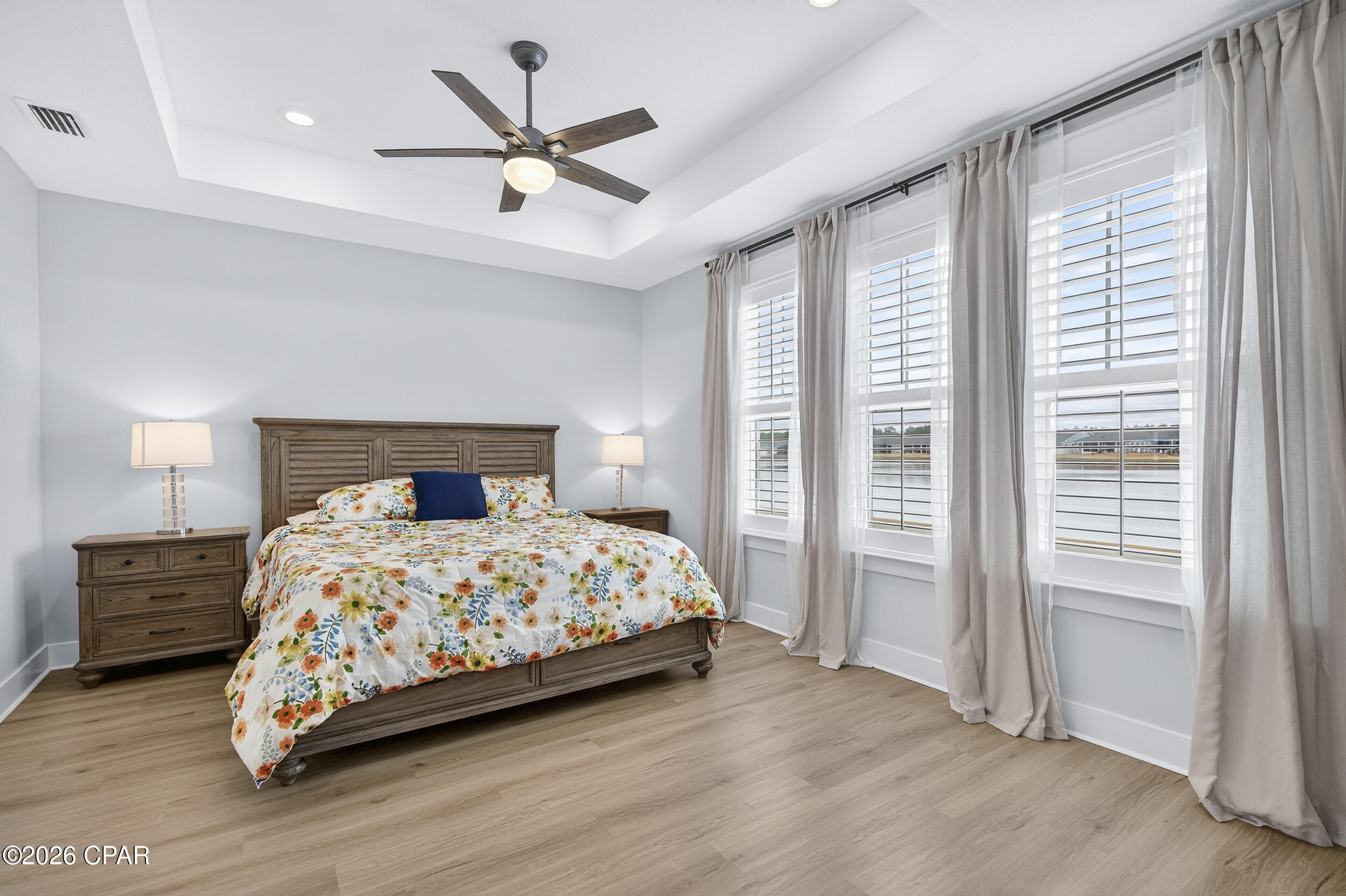 Listing photo id 32 for 886 Breakfast Point Boulevard