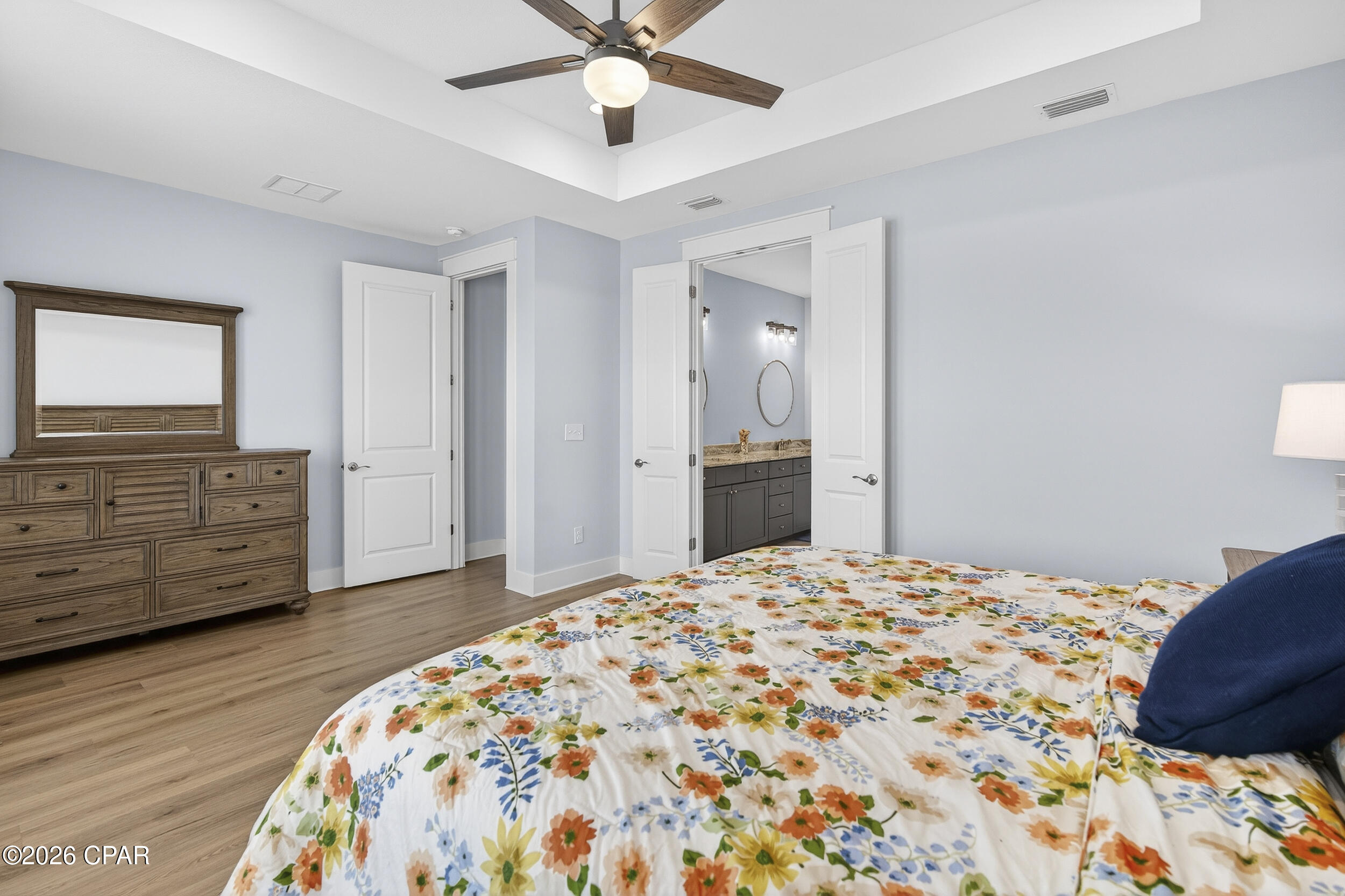 Listing photo id 34 for 886 Breakfast Point Boulevard