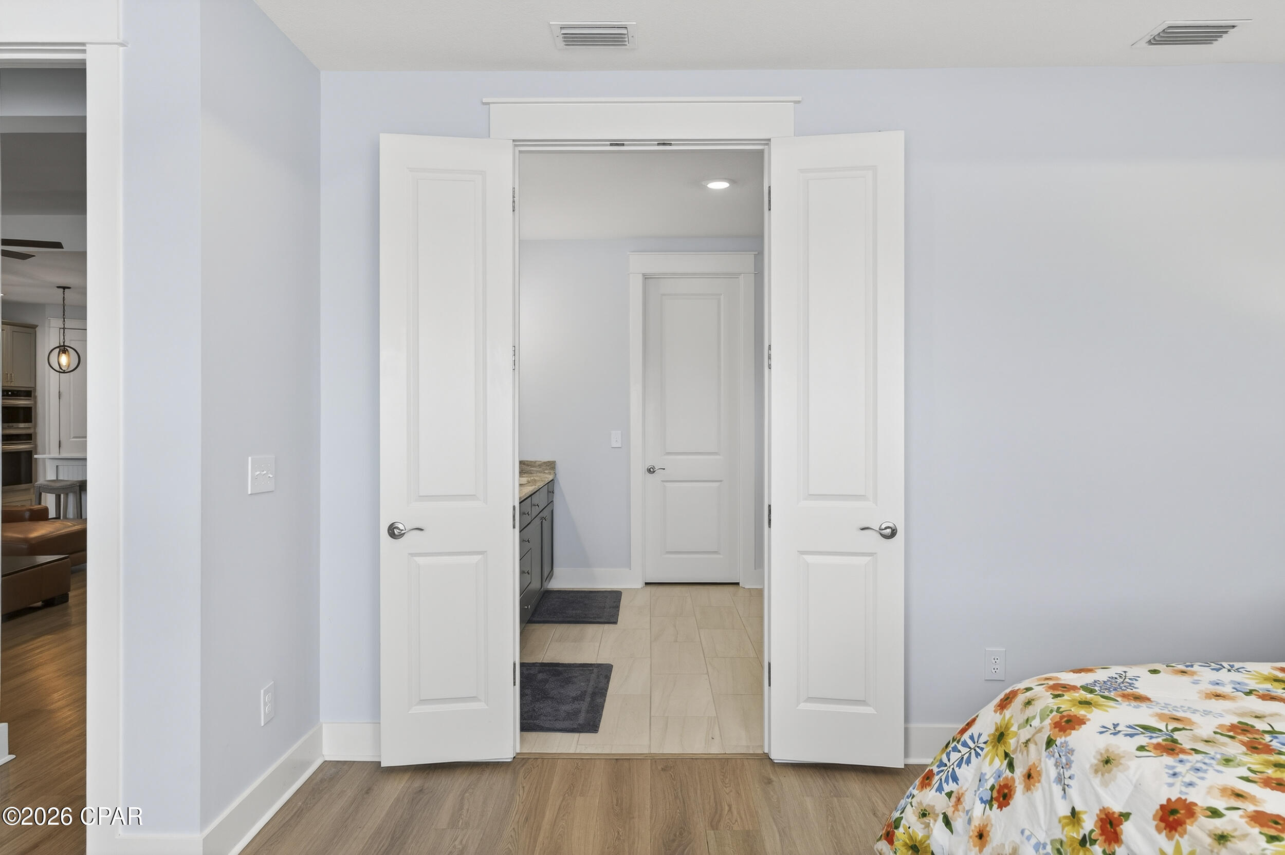 Listing photo id 35 for 886 Breakfast Point Boulevard