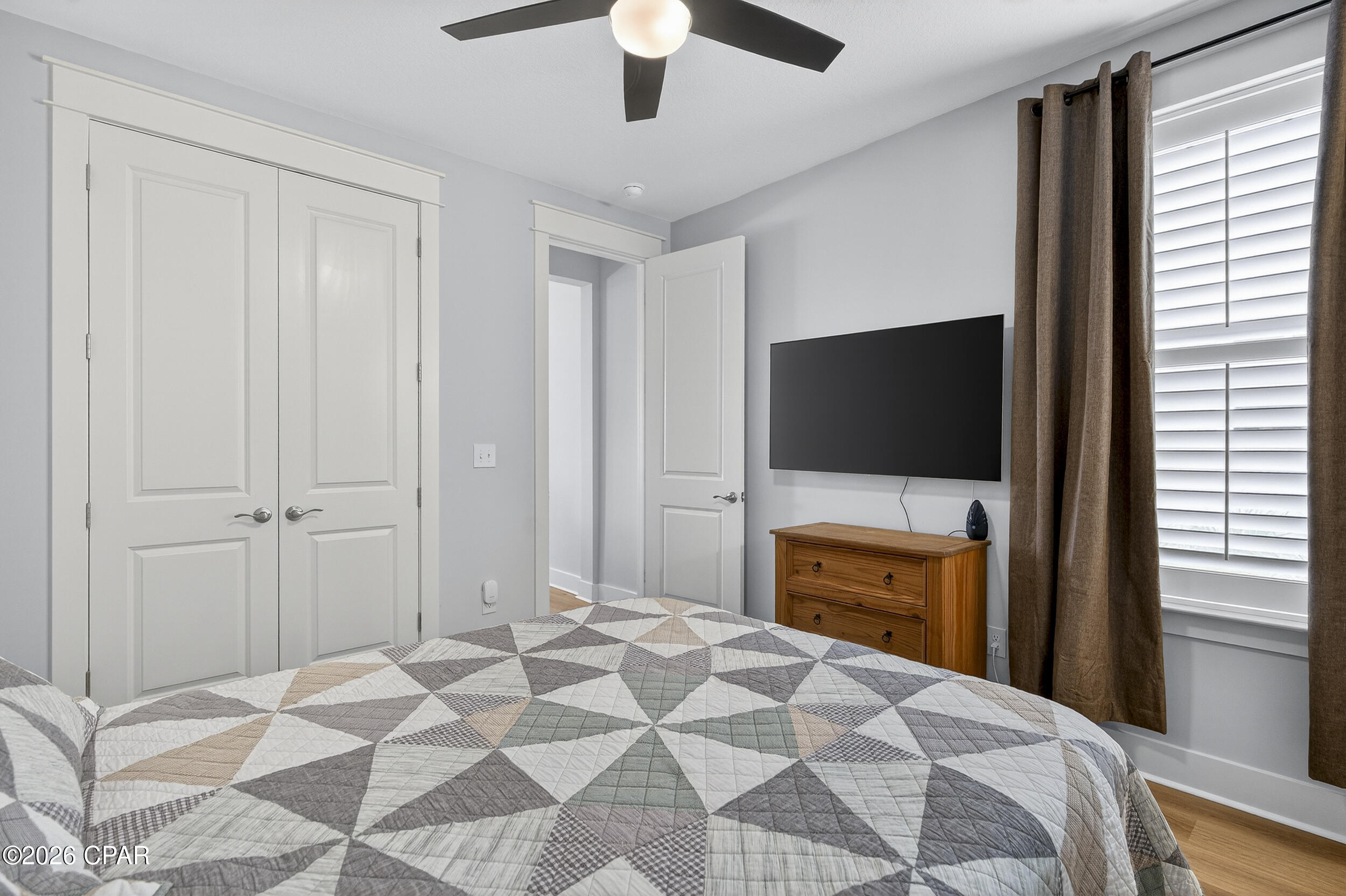 Listing photo id 40 for 886 Breakfast Point Boulevard