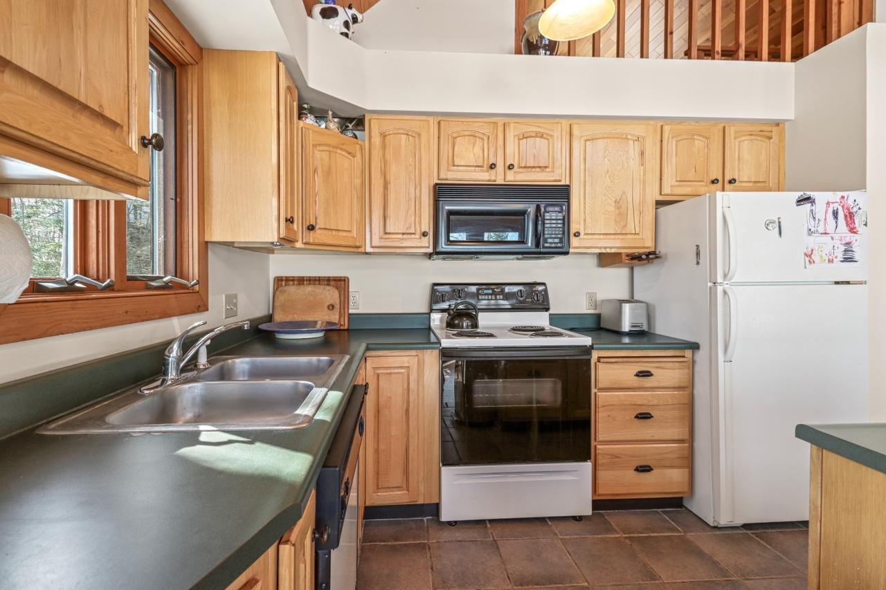 Spectacle Lake Property 3306 Retriever Ln Photo 9