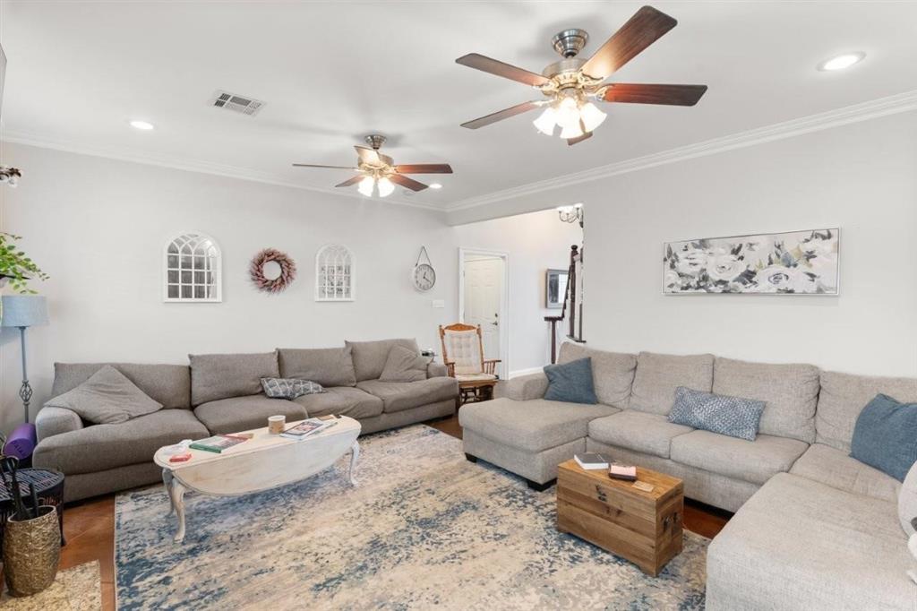 2407 Fox Hollow Street — photo 4