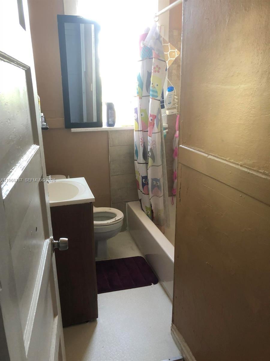 Homes for sale in Lake Worth, FL | 110 S B St, Lake Worth, FL 33460 | MLS# A11968187