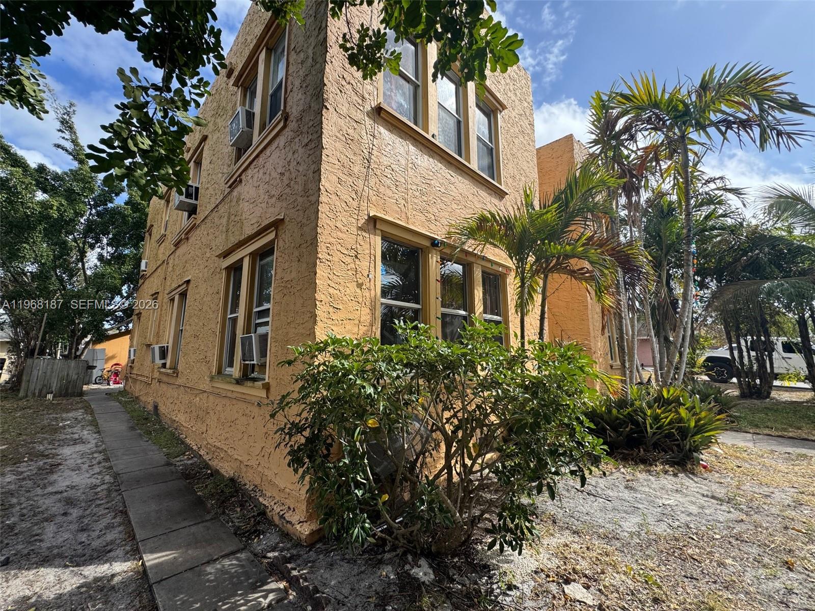 Homes for sale in Lake Worth, FL | 110 S B St, Lake Worth, FL 33460 | MLS# A11968187