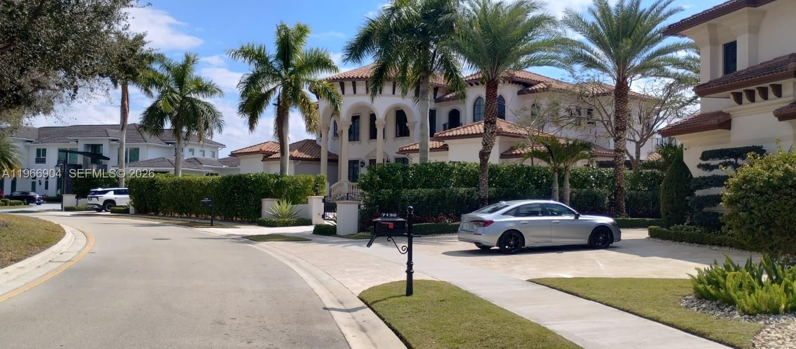 7130 Lemon Grass Dr