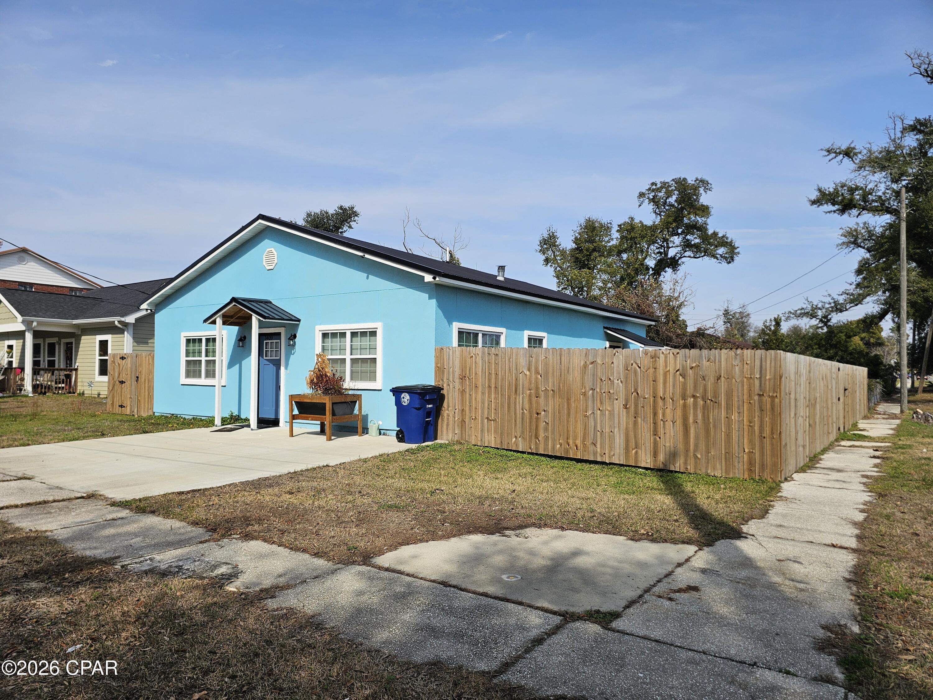 Image 2 For 1409 6th Court