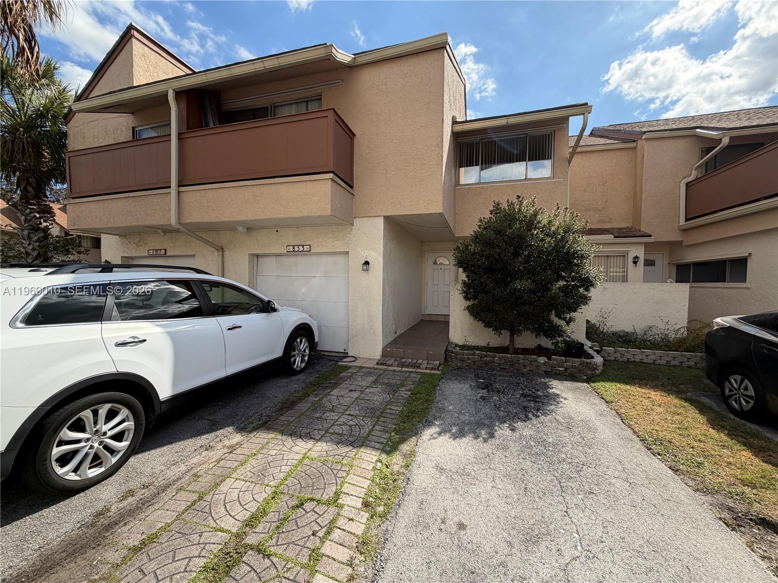 Townhouses At Jacaranda C