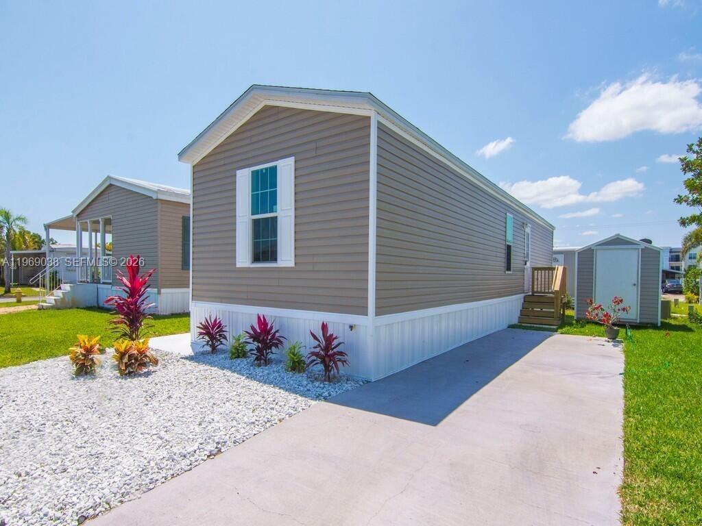 Homes for sale in Jensen Beach, FL | 315 Ne Cardinal Ln L25, Jensen Beach, FL 34957 | MLS# A11969038