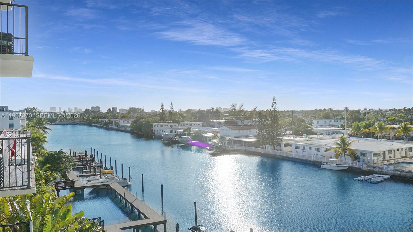 Creek Towers & Yacht Club