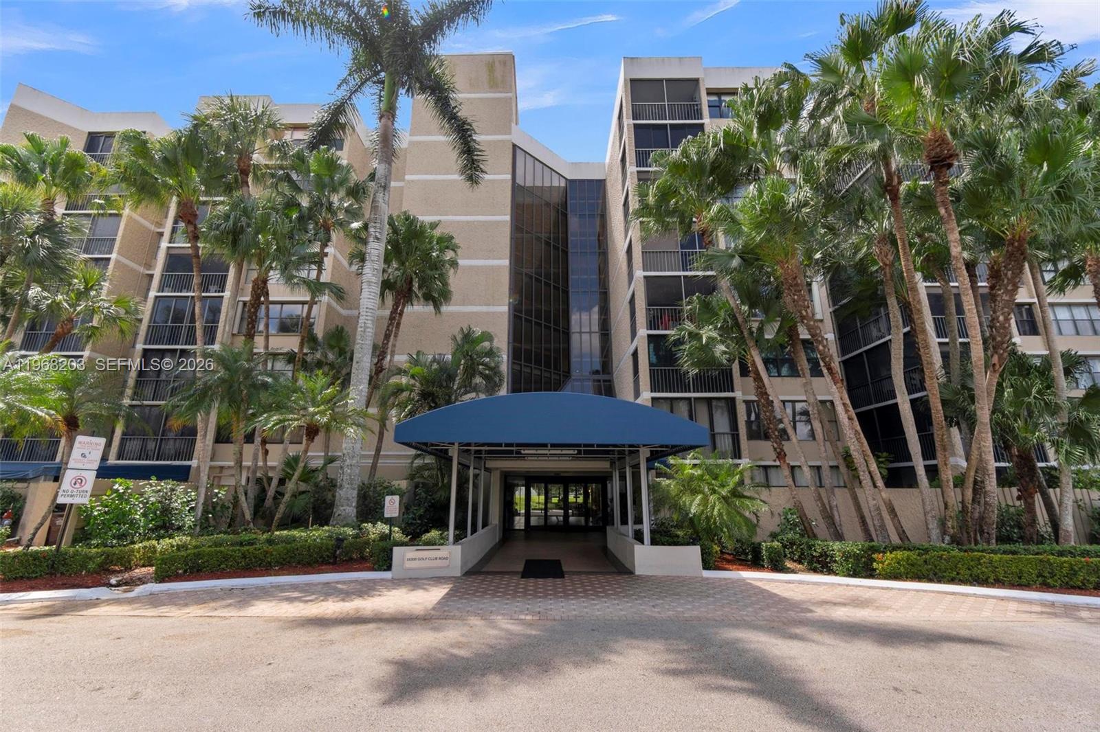 Country Club Apts At