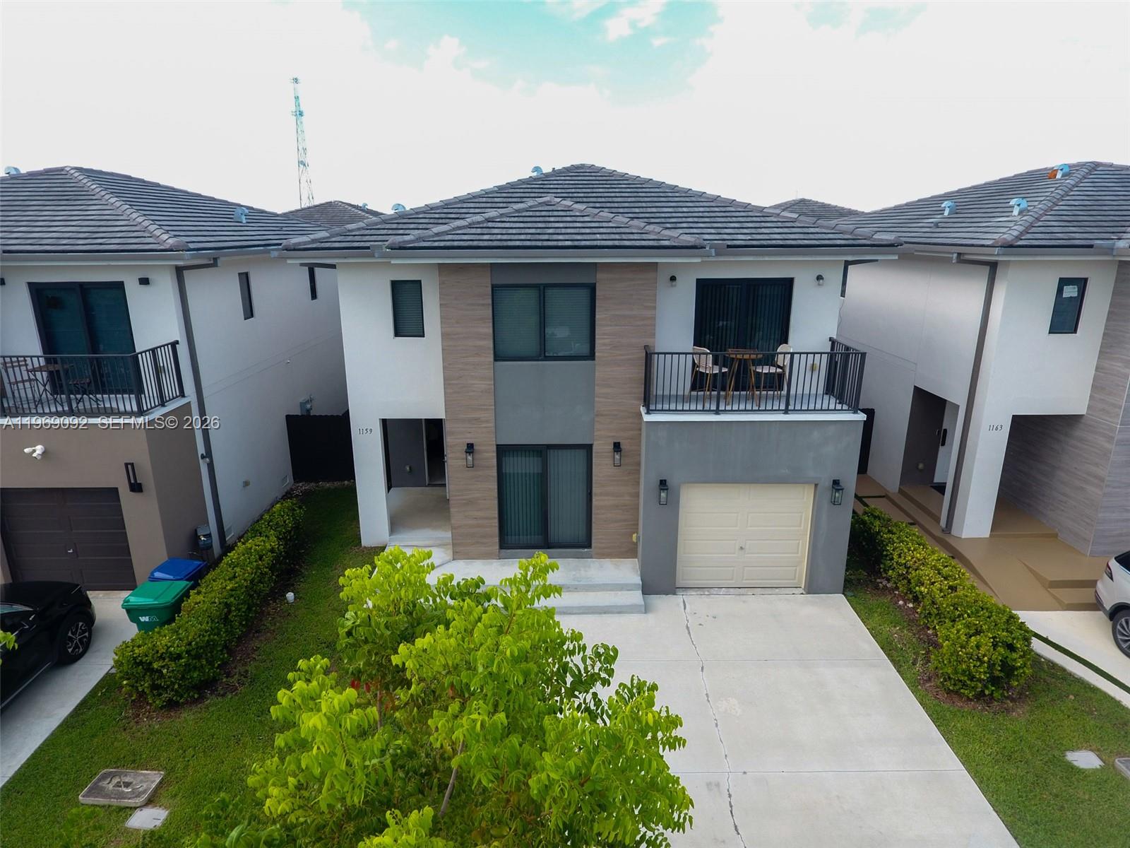 Aurora At Grand Palms